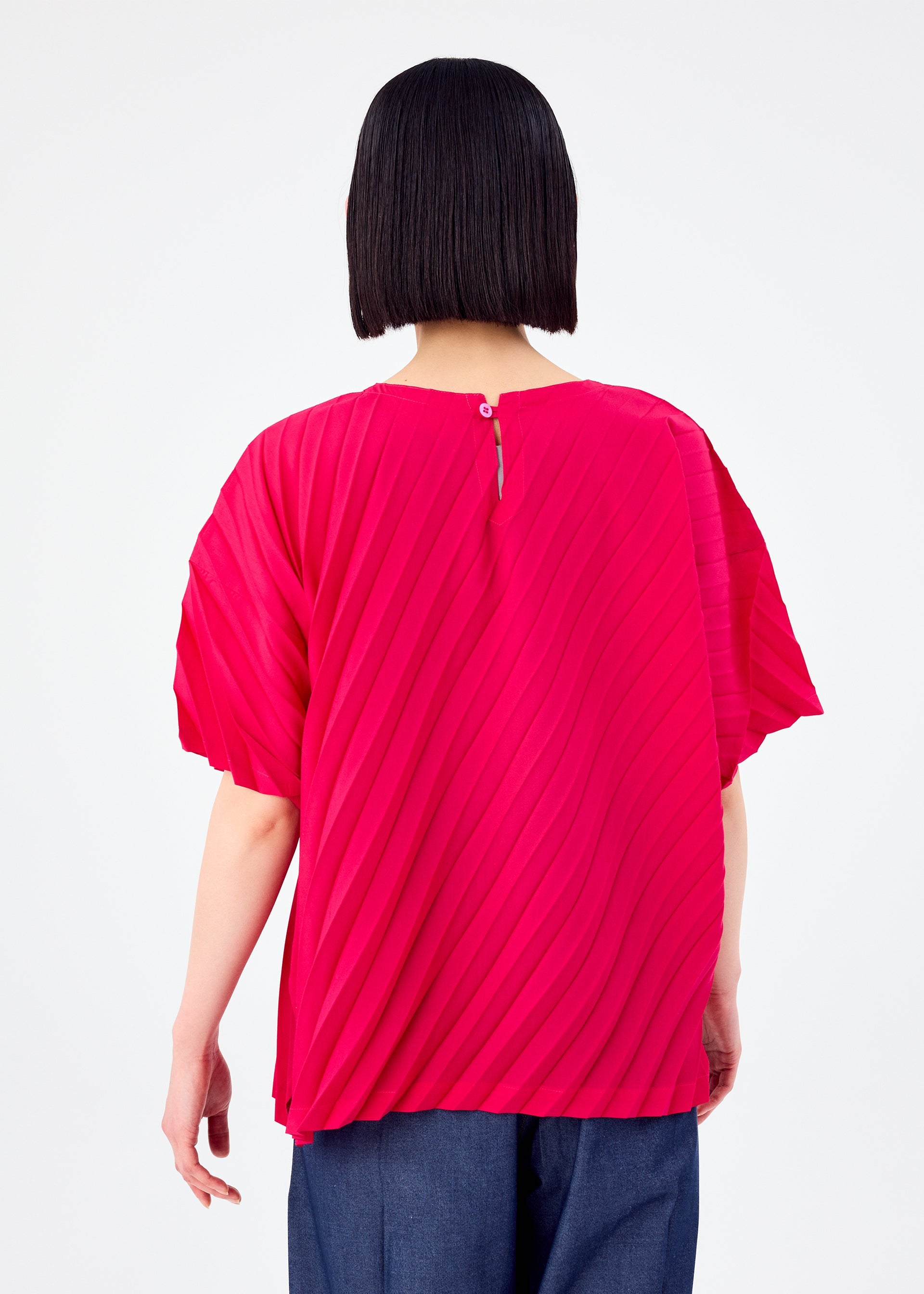 ANGLE PLEATS SHIRT