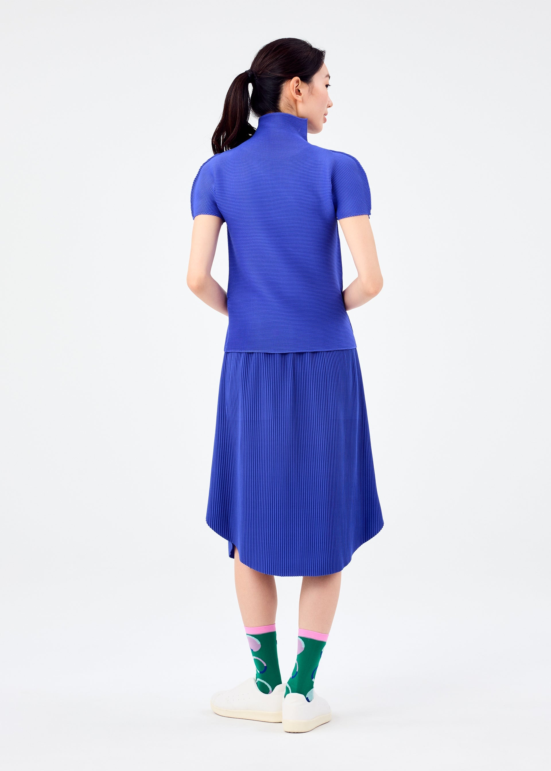 CIRCLE PLEATS