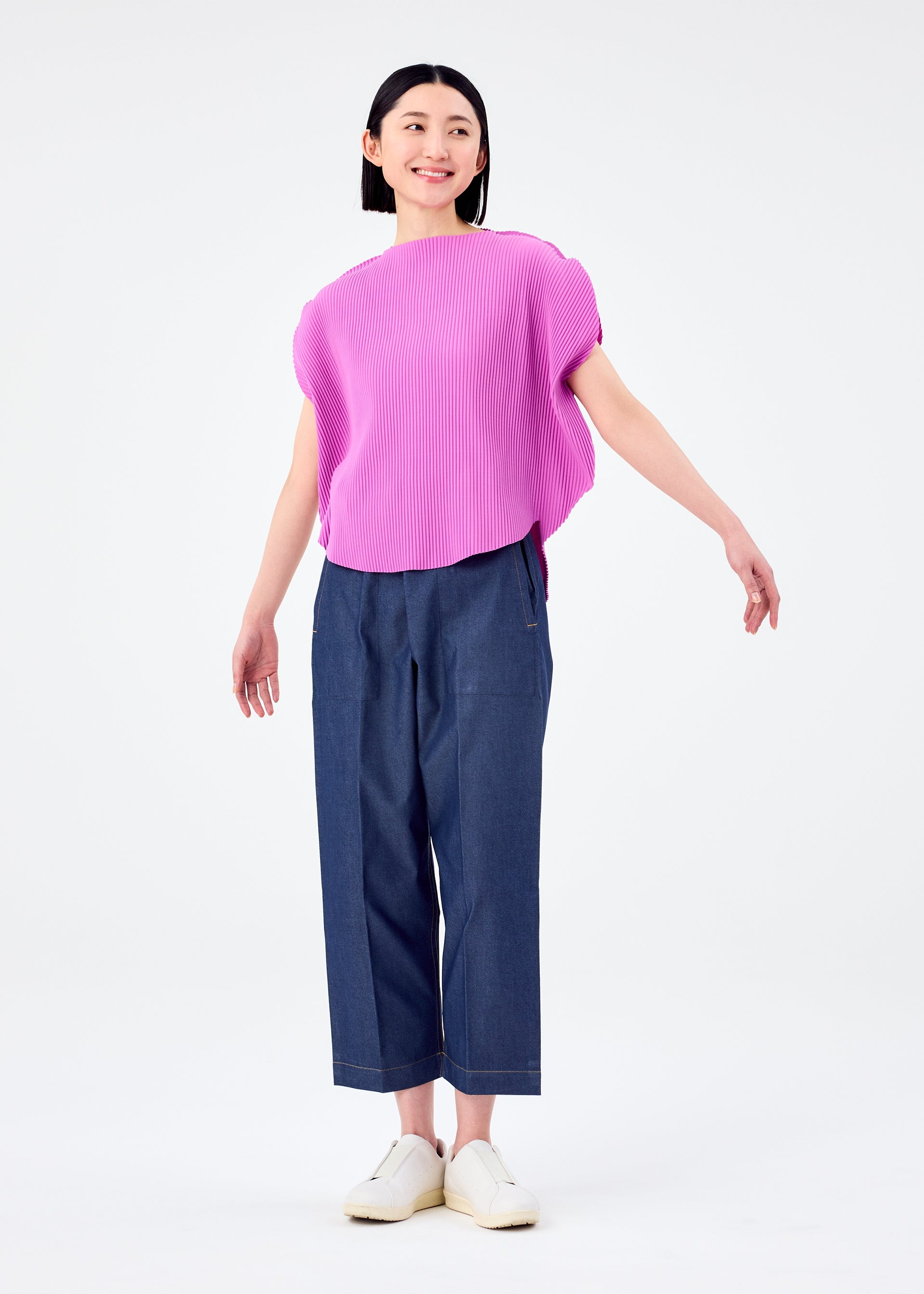 CIRCLE PLEATS