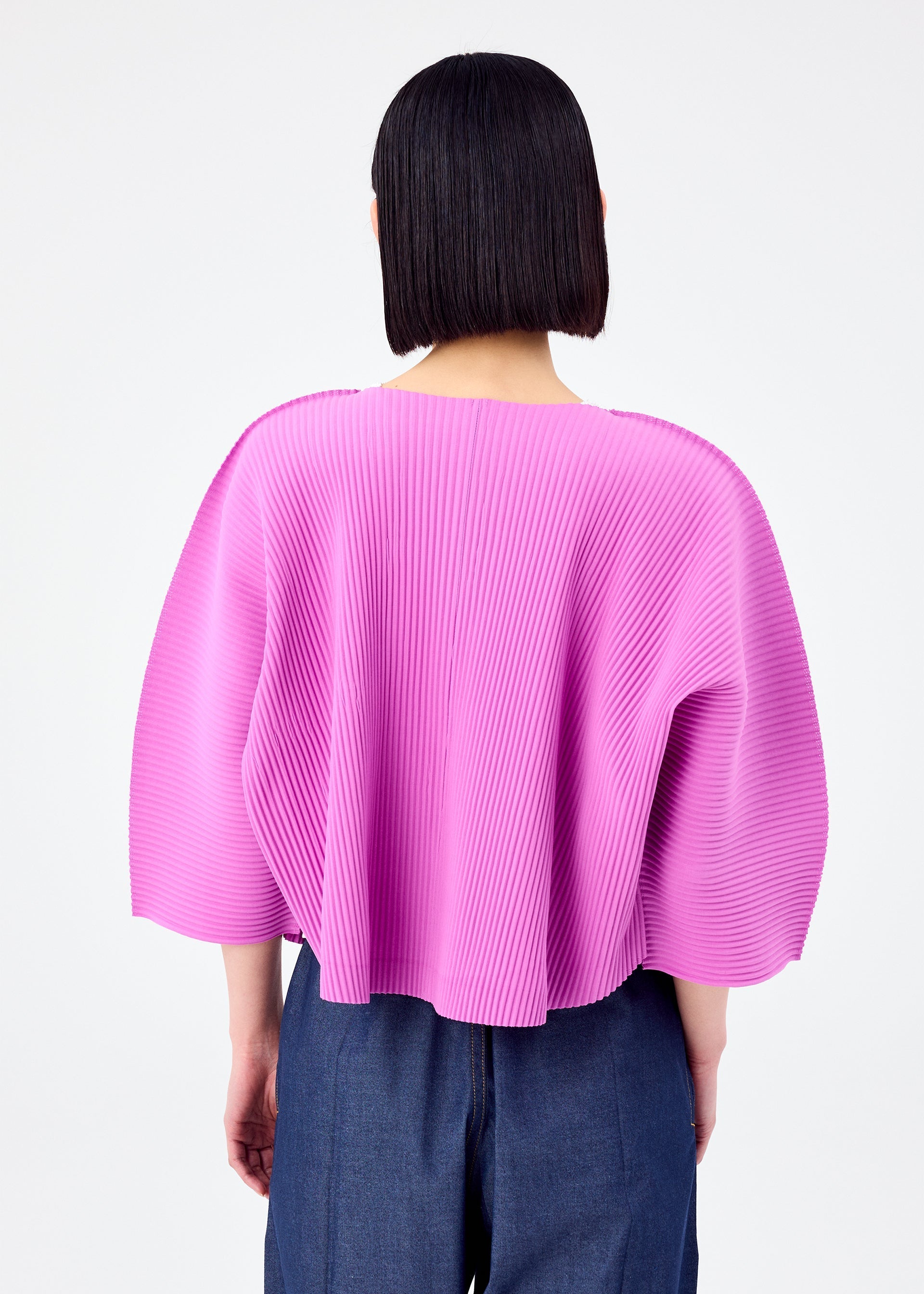 CIRCLE PLEATS