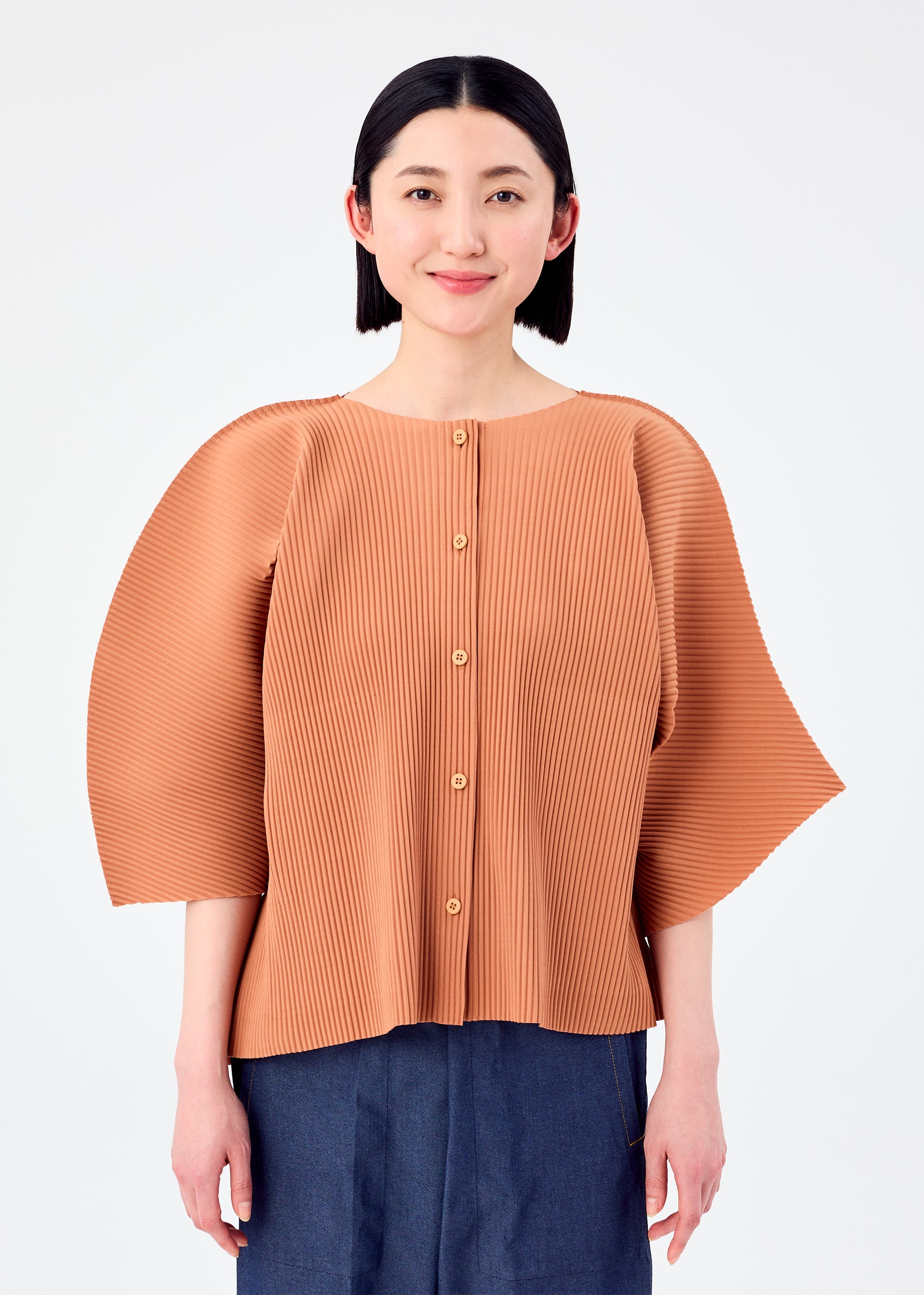 Zoomed view CURVE PLEATS