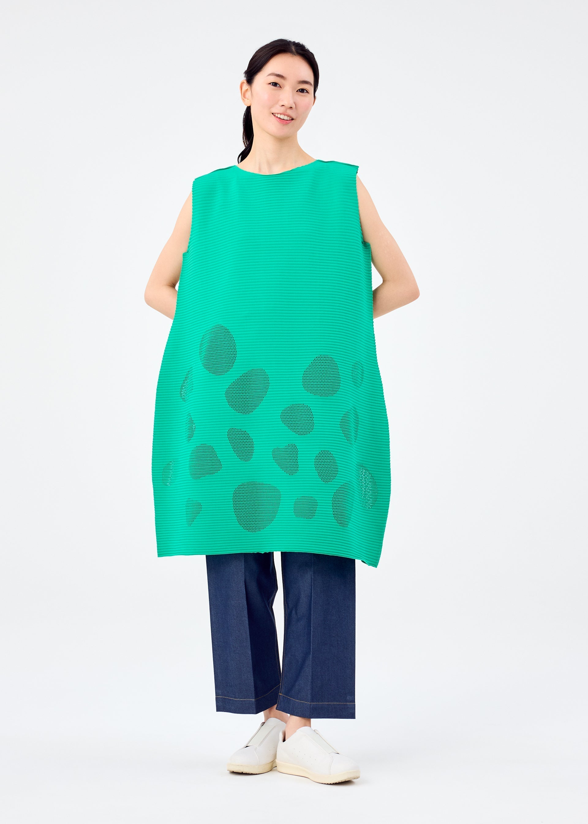 Zoomed view SEA GLASS PLEATS