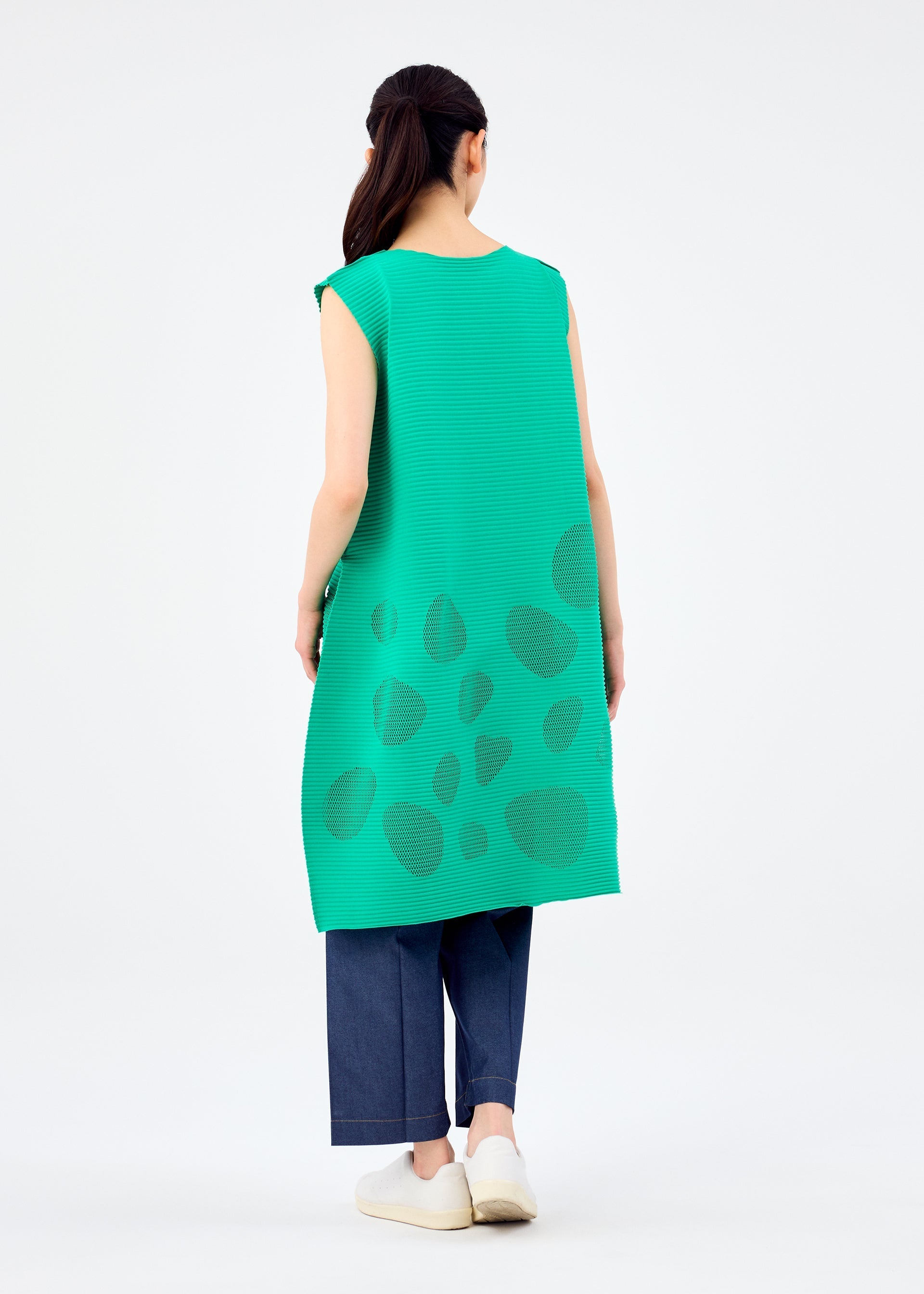 Zoomed view SEA GLASS PLEATS