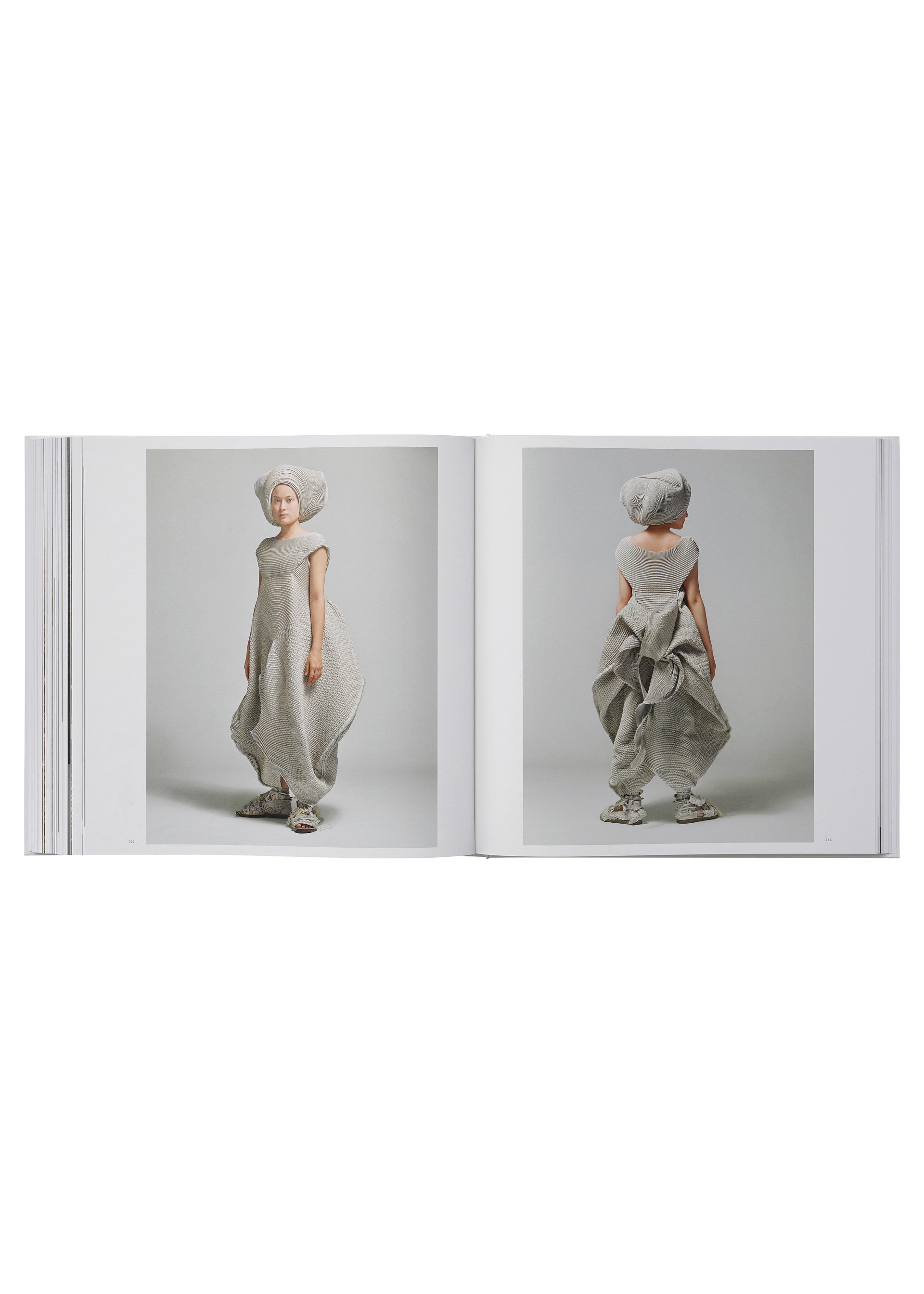Zoomed view ISSEY MIYAKE