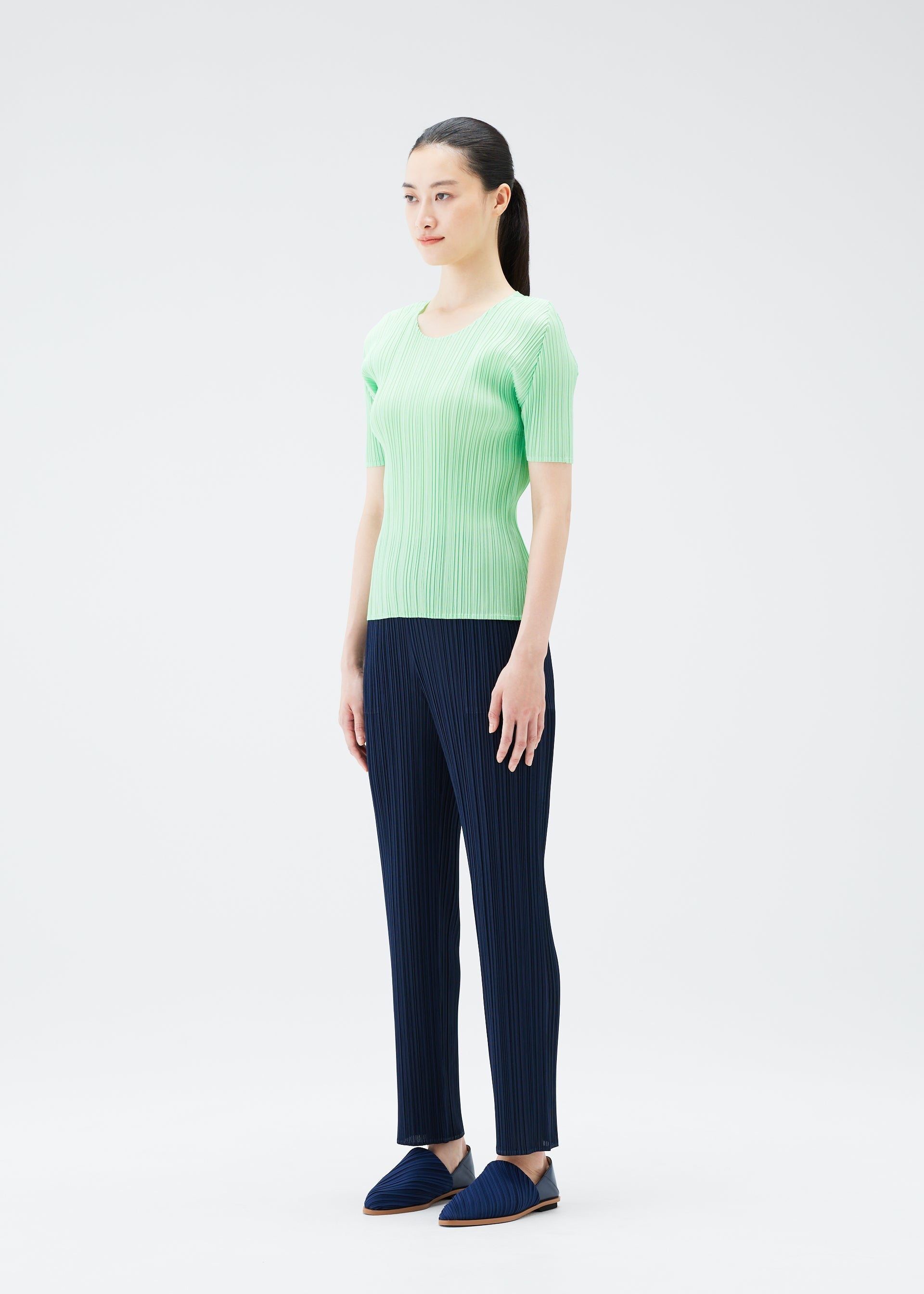 Zoomed view NEW COLORFUL BASICS 4