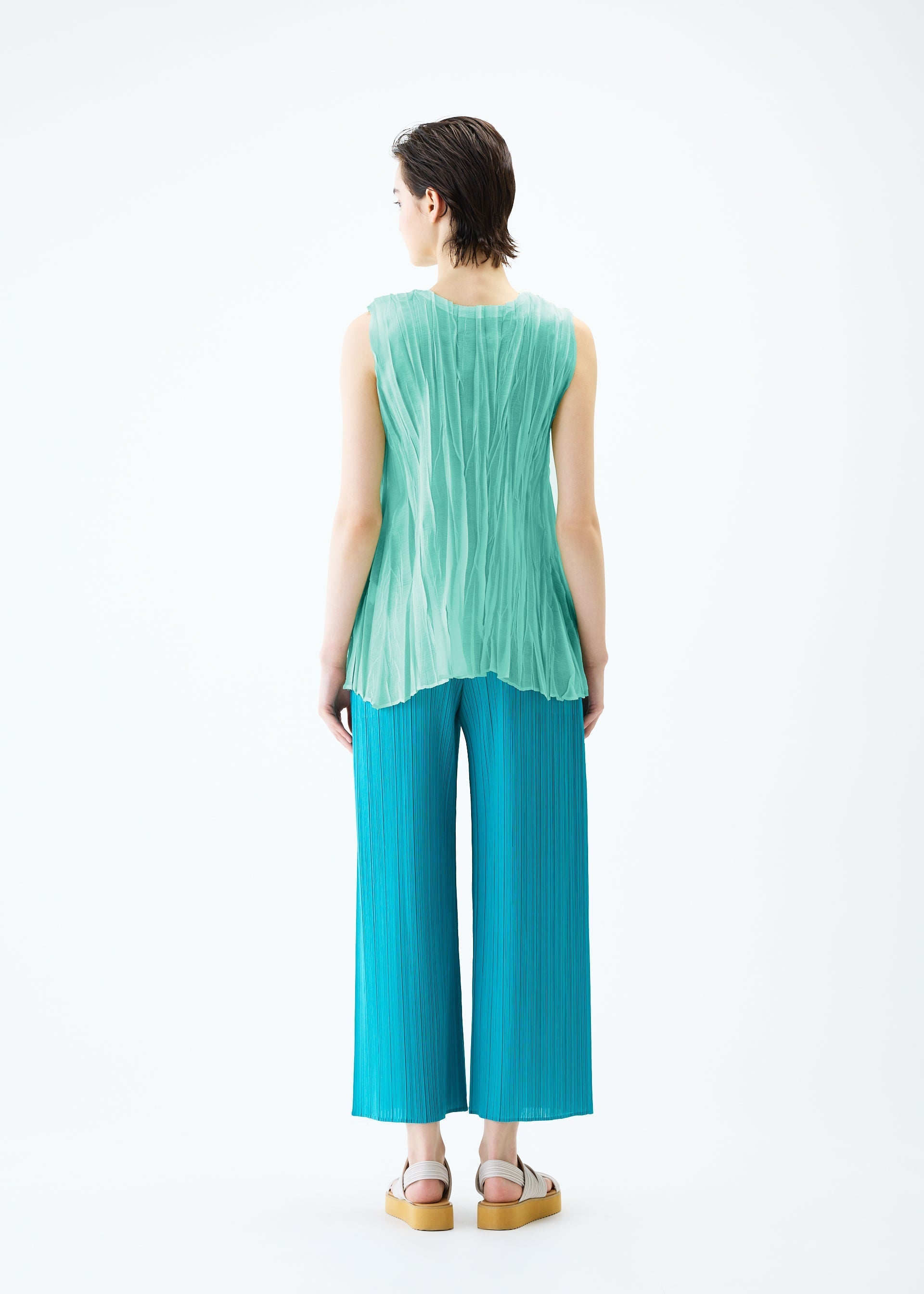Zoomed view SHEER TWIST