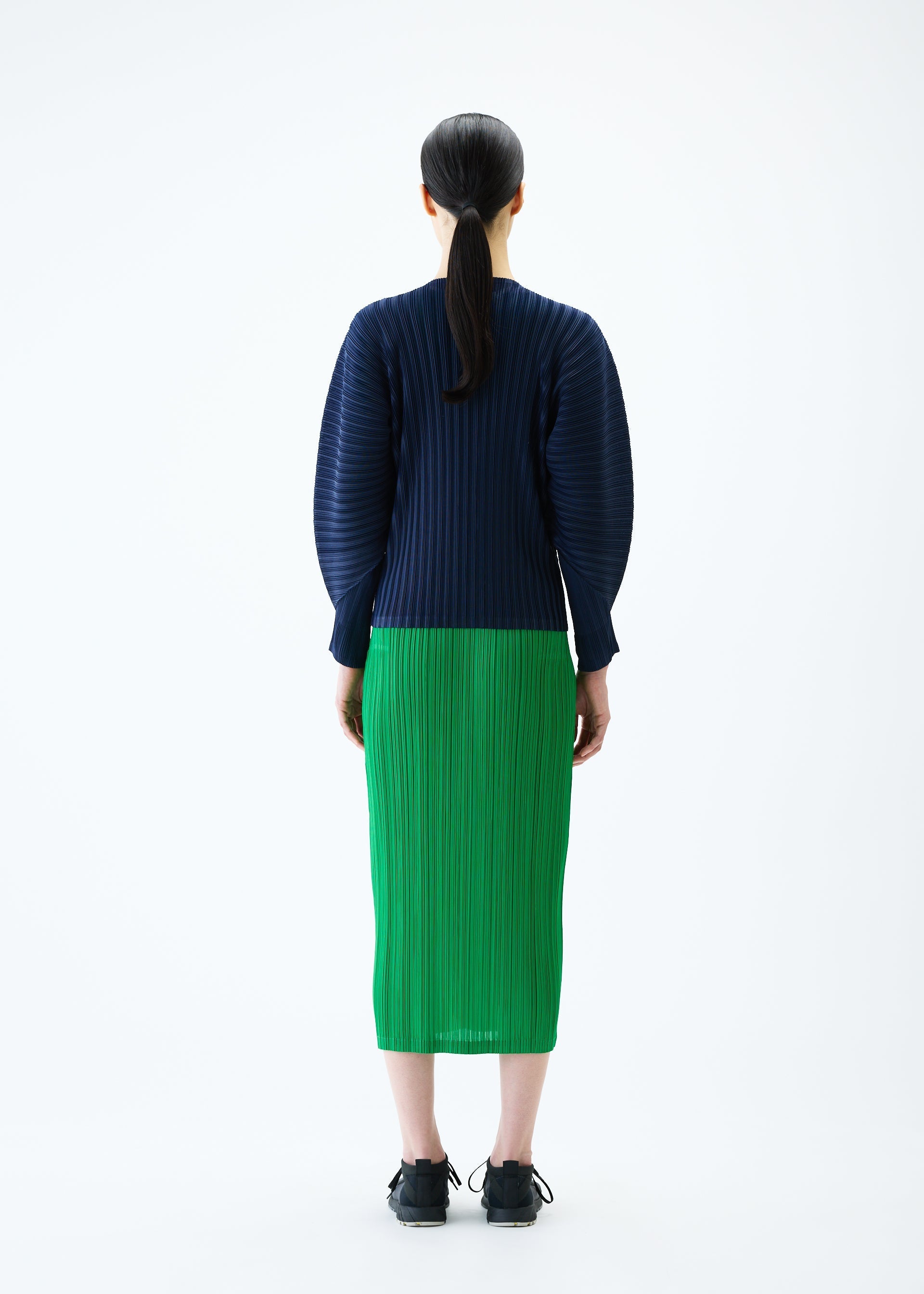 Zoomed view RIB PLEATS FEBRUARY