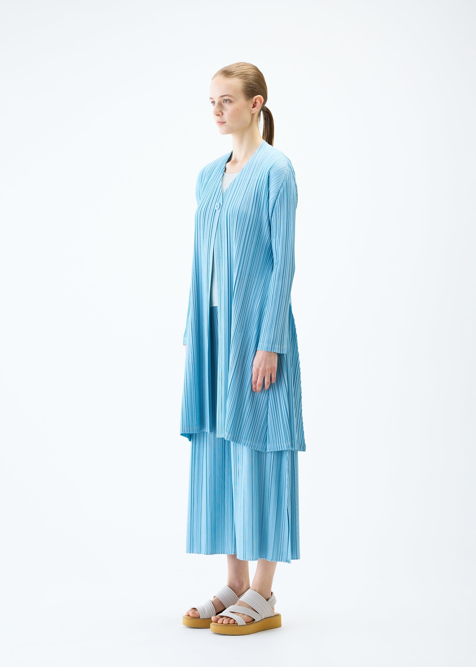 Zoomed view MELLOW PLEATS