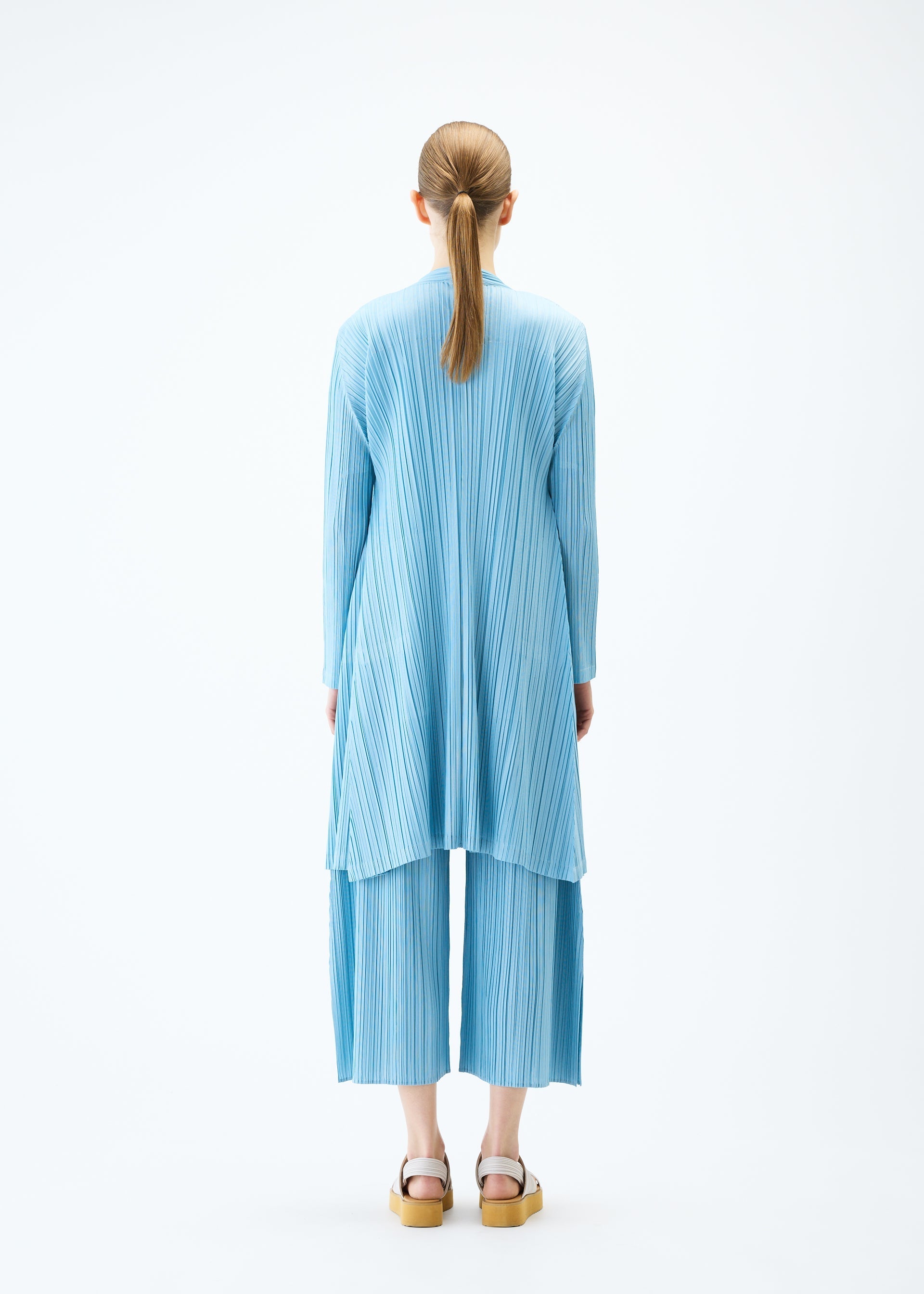 Zoomed view MELLOW PLEATS
