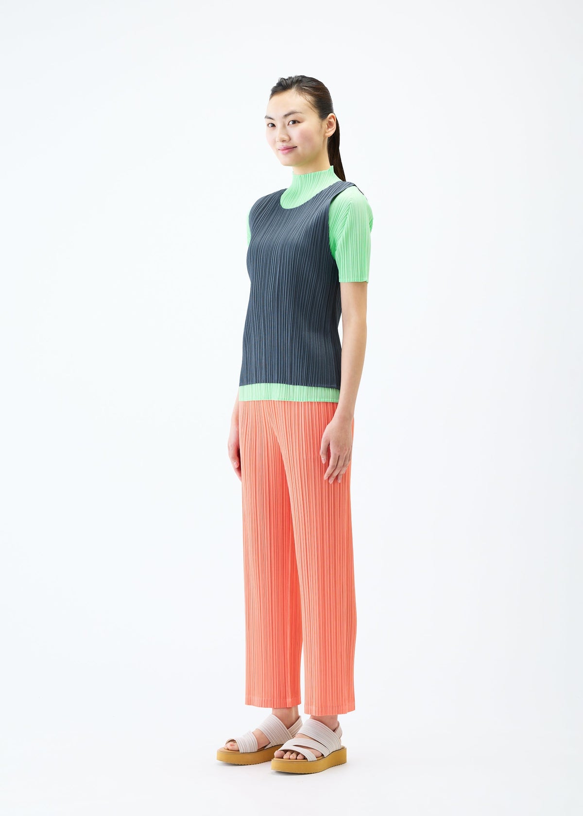 MONTHLY COLORS : MAY view 8 of 9