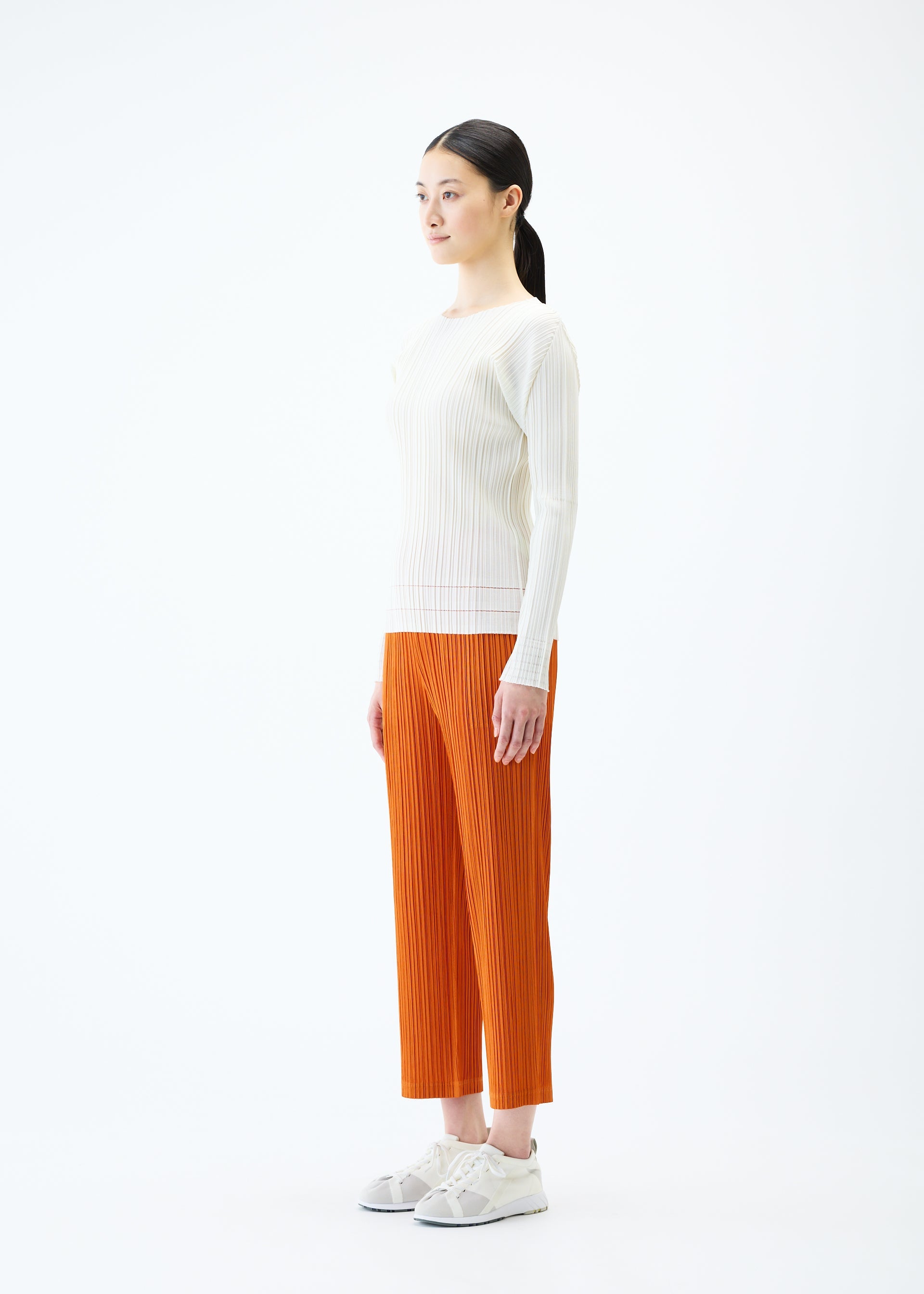 Zoomed view SOFT PLEATS