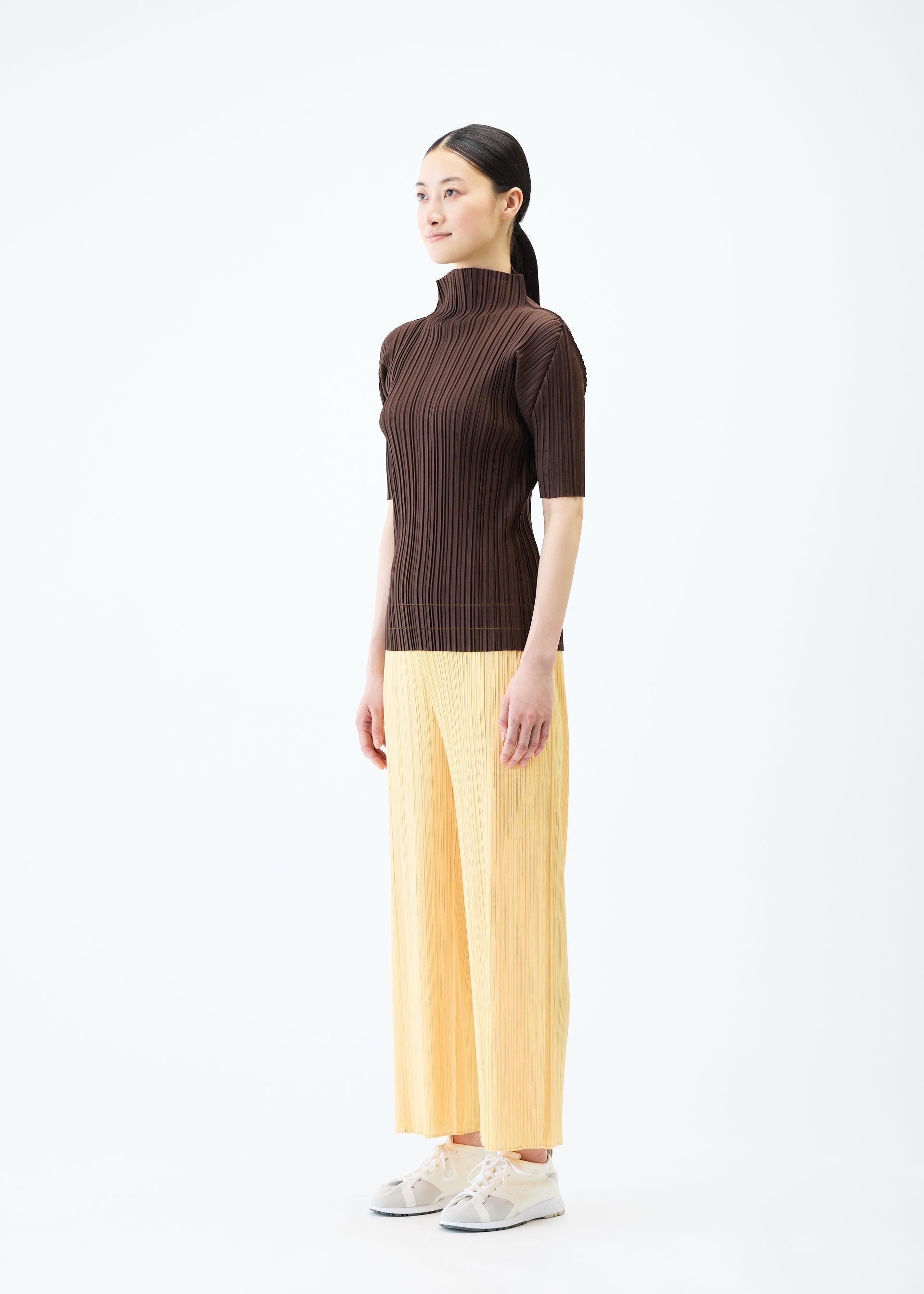 Zoomed view SOFT PLEATS