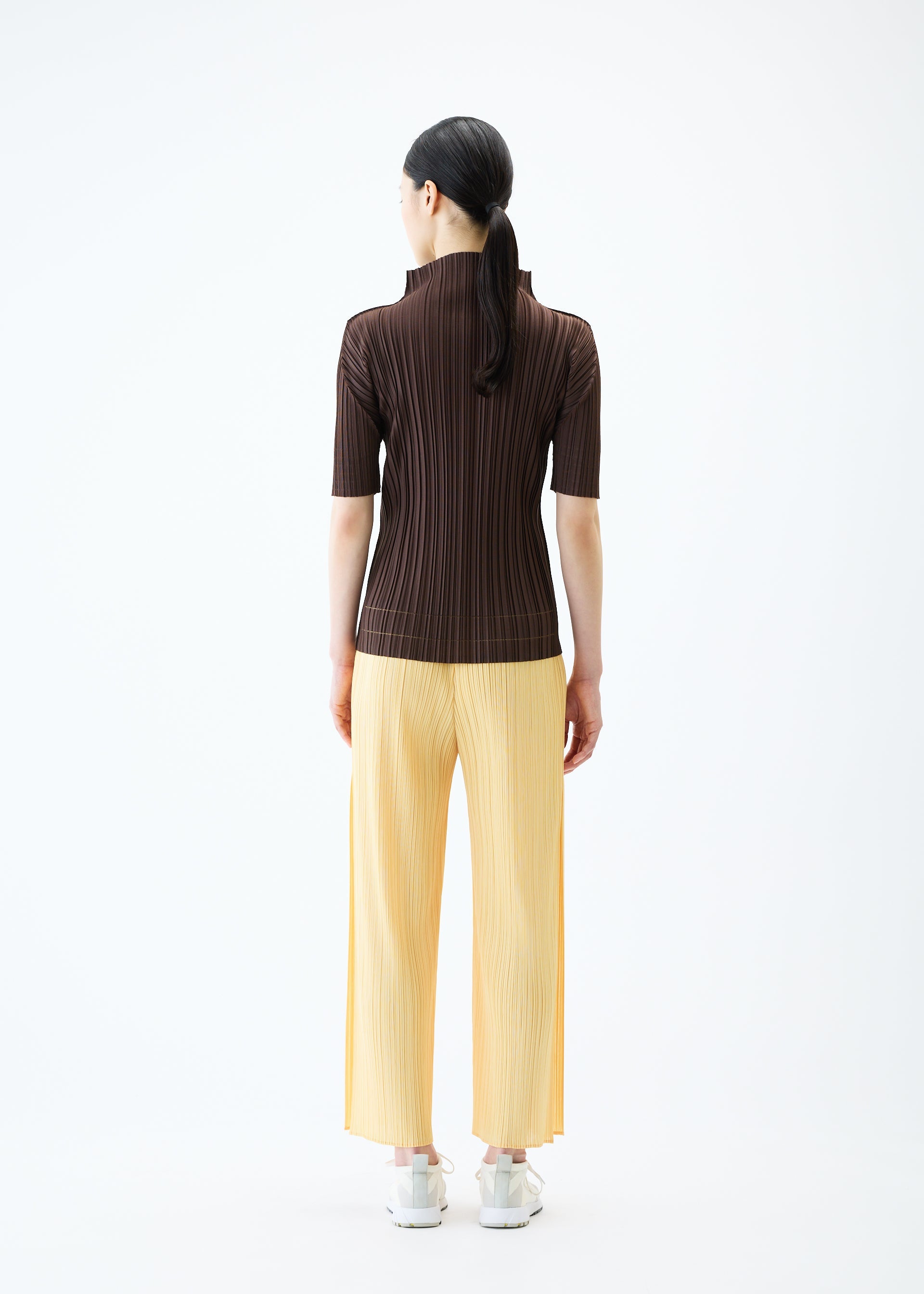 Zoomed view SOFT PLEATS