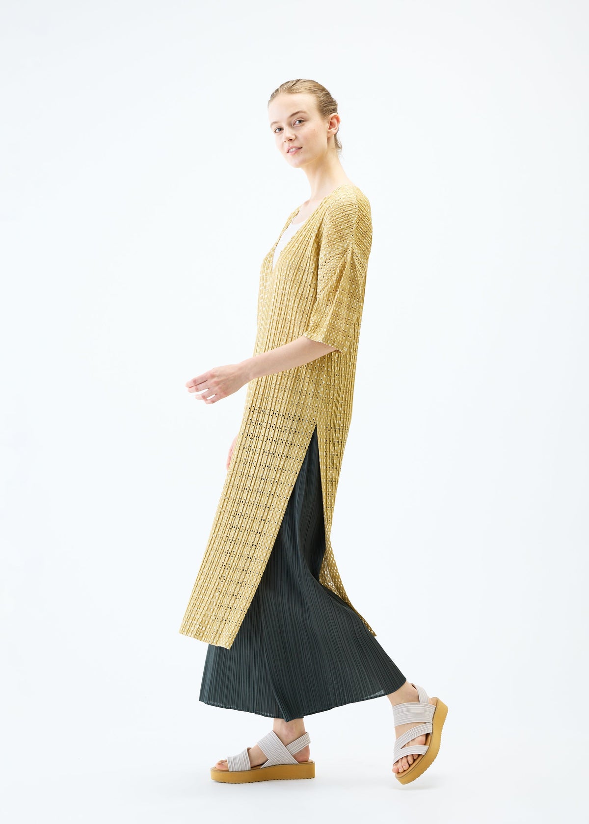 FLICKER view 9 of 10