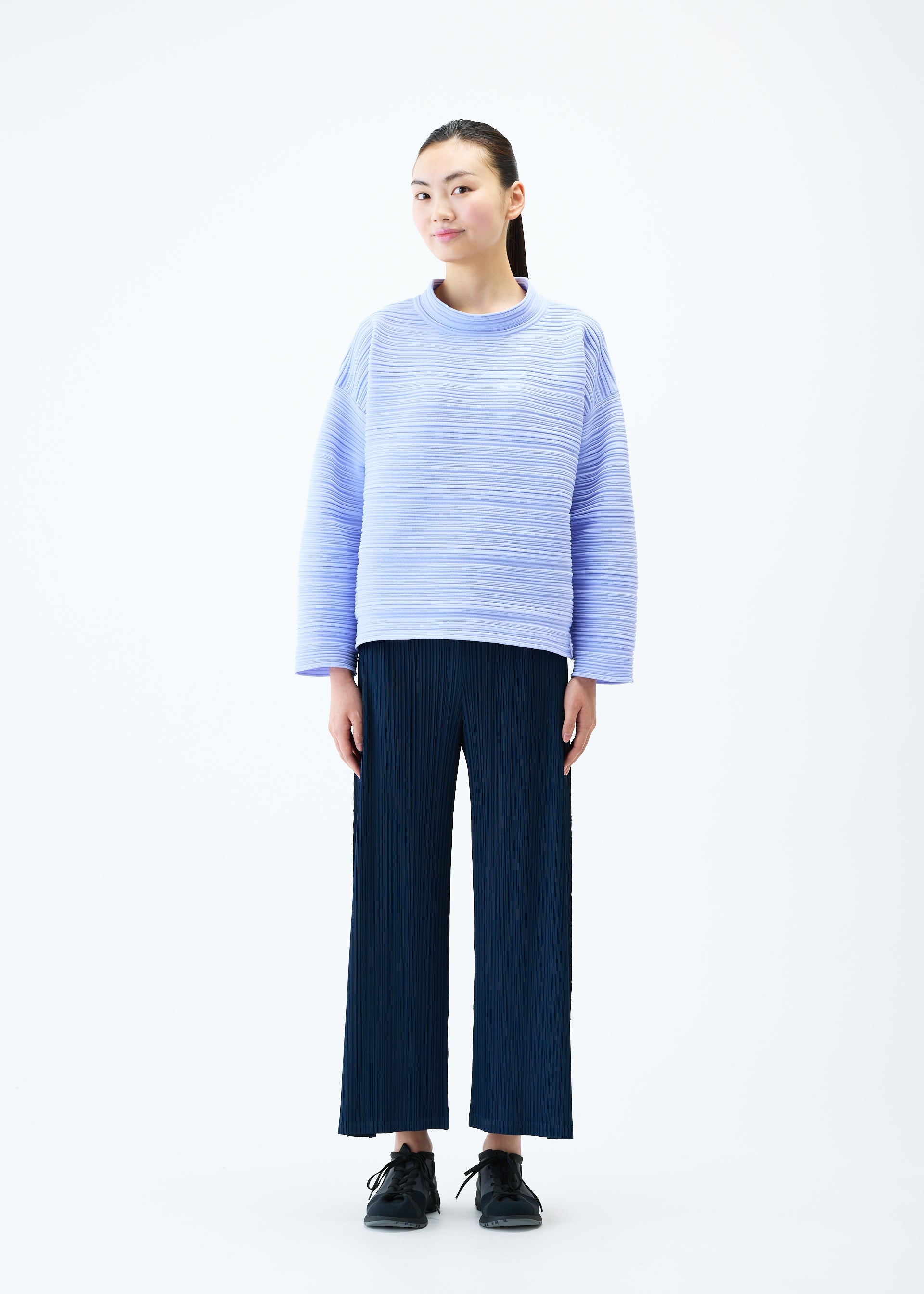 Zoomed view CREPE KNIT