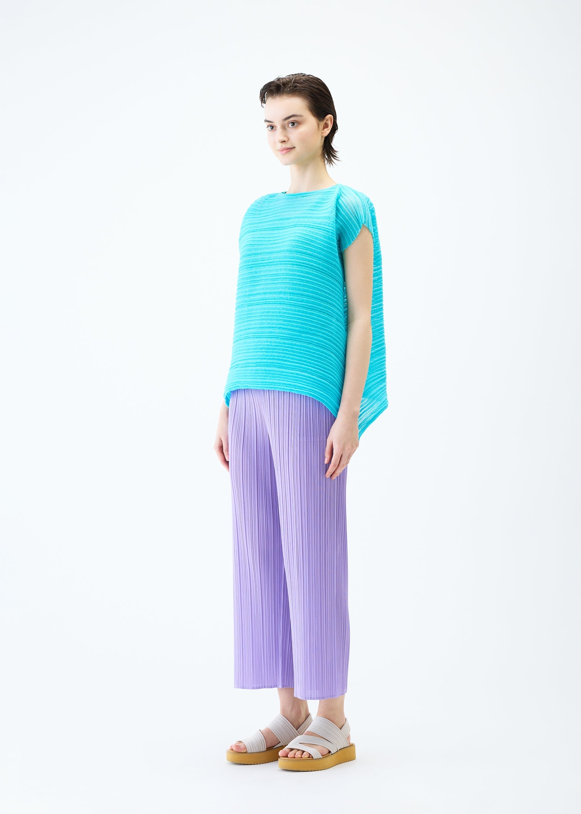 Zoomed view SHEER BOUNCE KNIT
