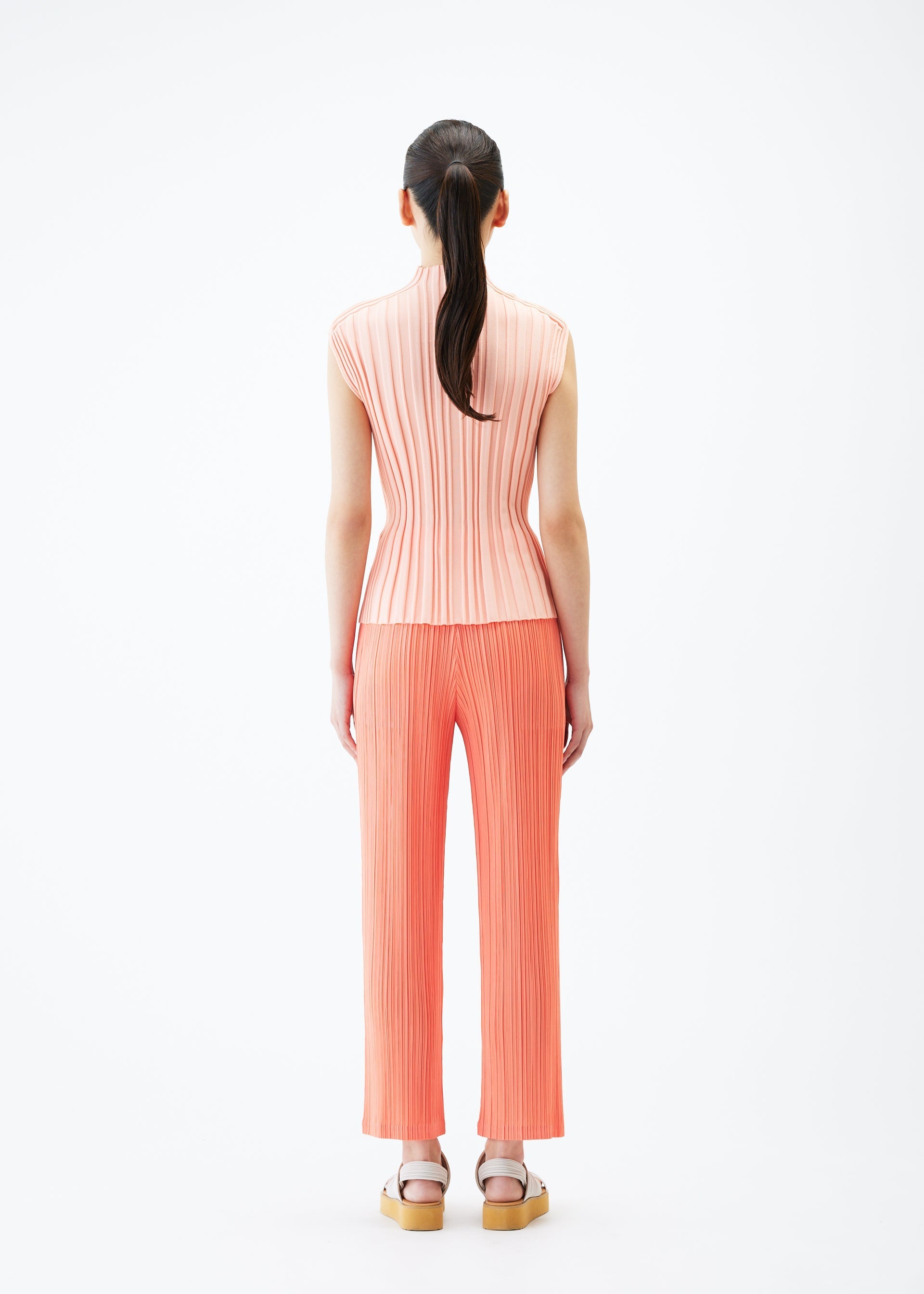 Zoomed view RIB KNIT