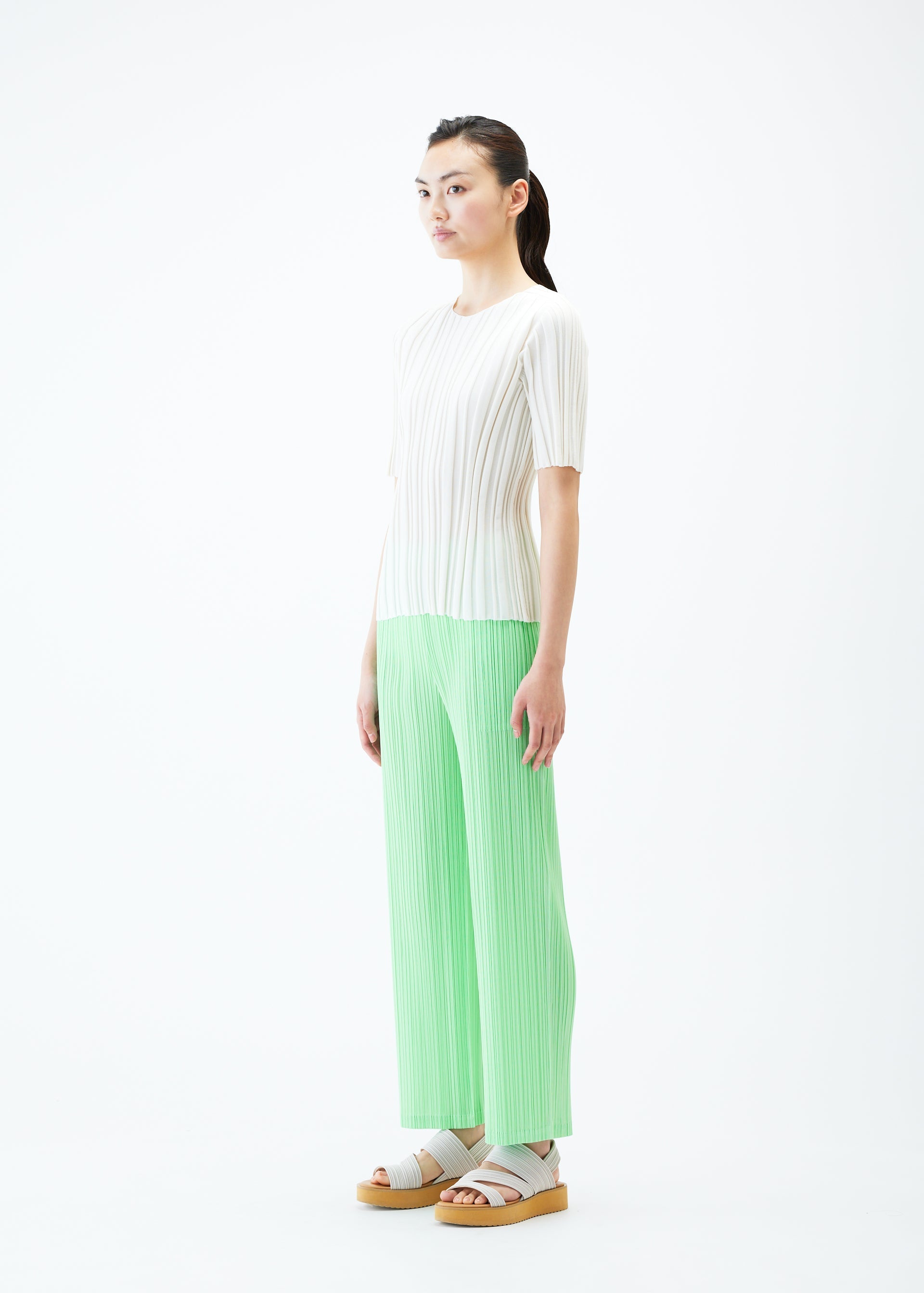 Zoomed view RIB KNIT