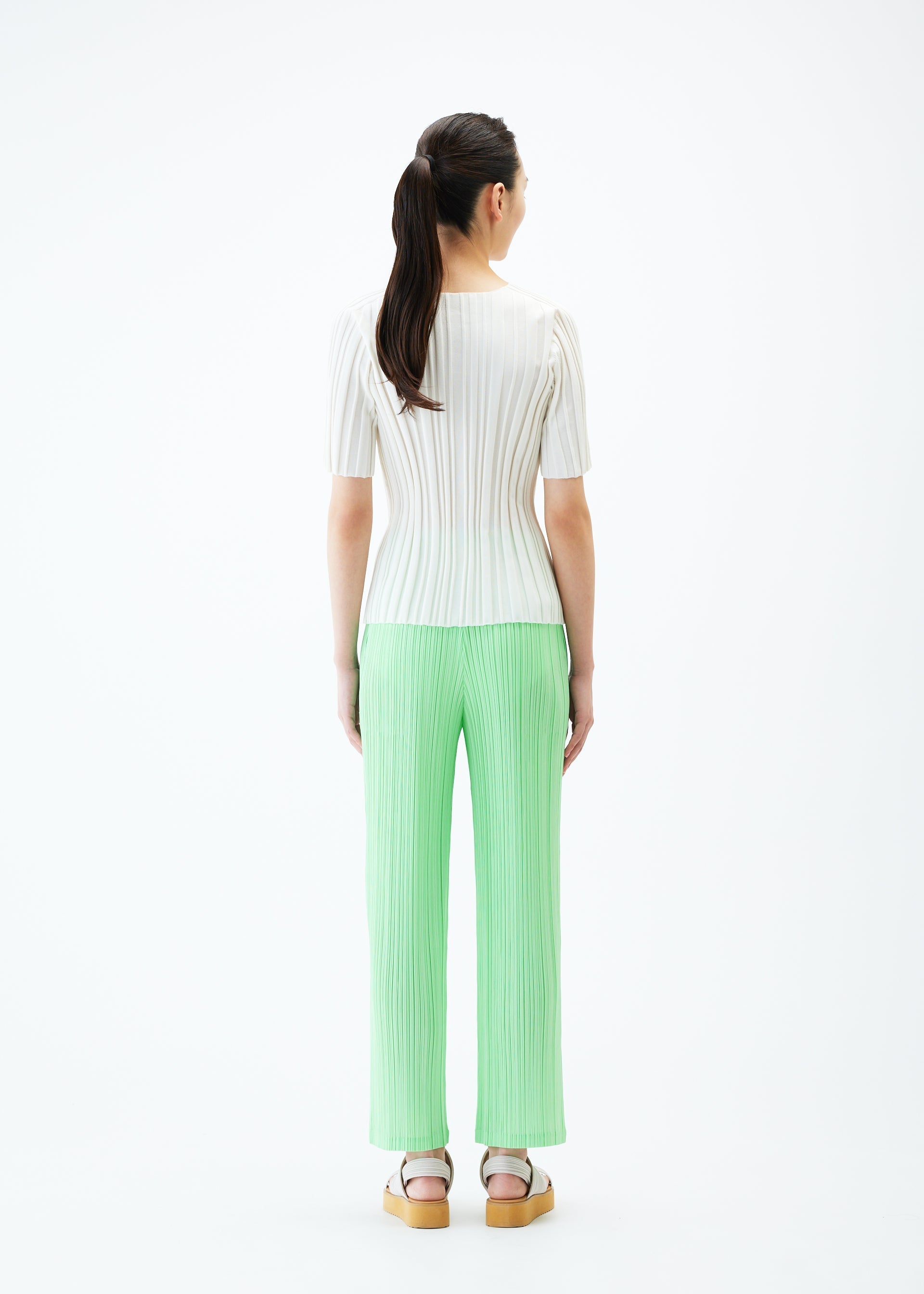 Zoomed view RIB KNIT