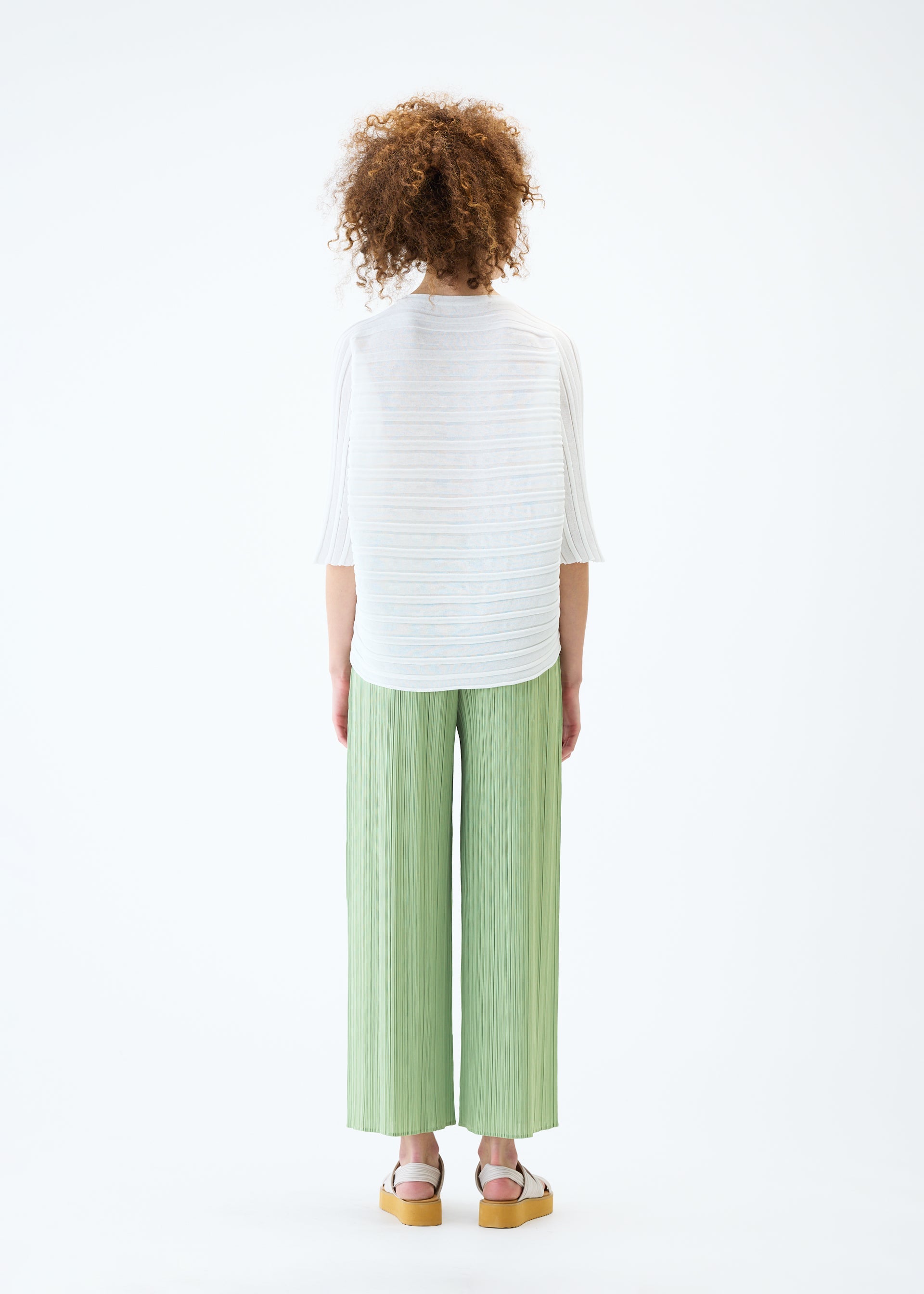 Zoomed view STEP KNIT