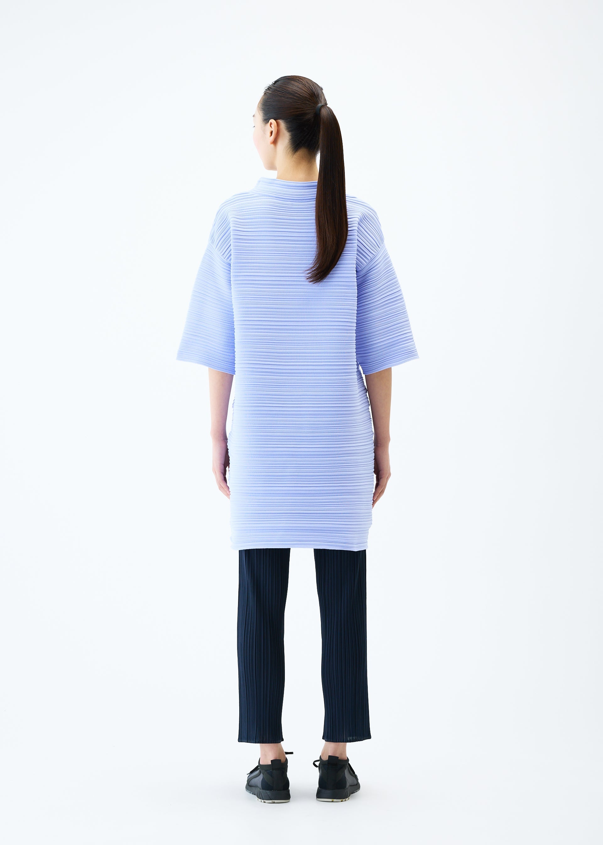 Zoomed view CREPE KNIT