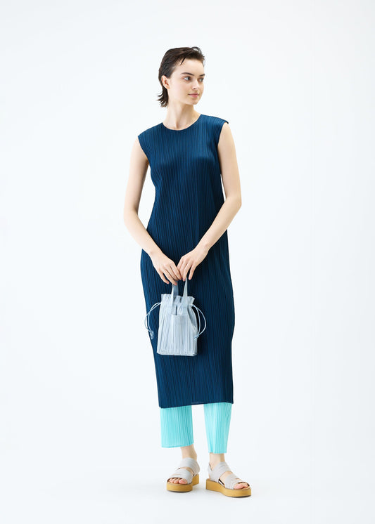 PLEATS TOTE BAG view 2