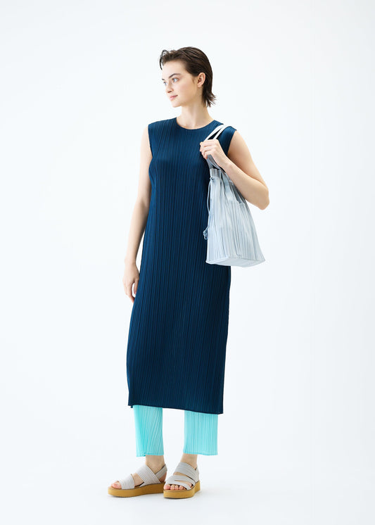 PLEATS TOTE BAG view 2