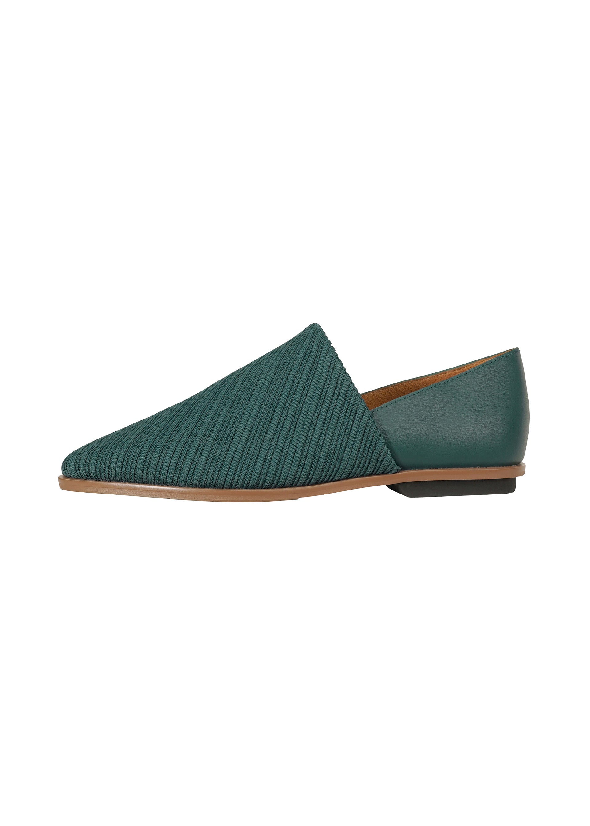 Zoomed view KNIT PLEATS SLIPON