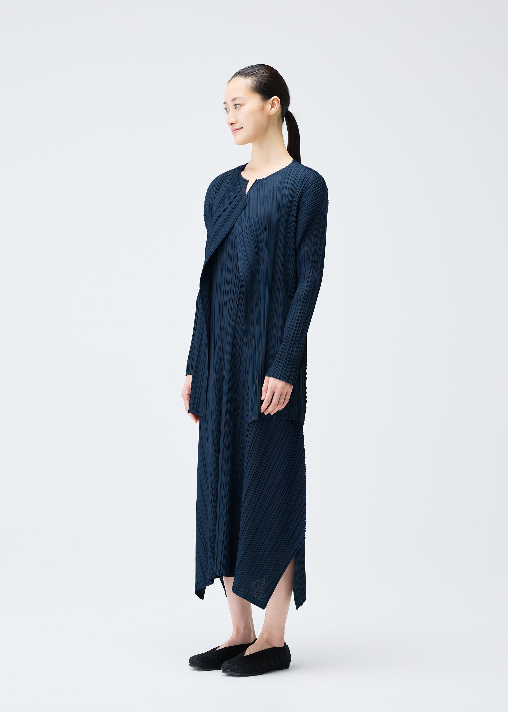 MELLOW PLEATS