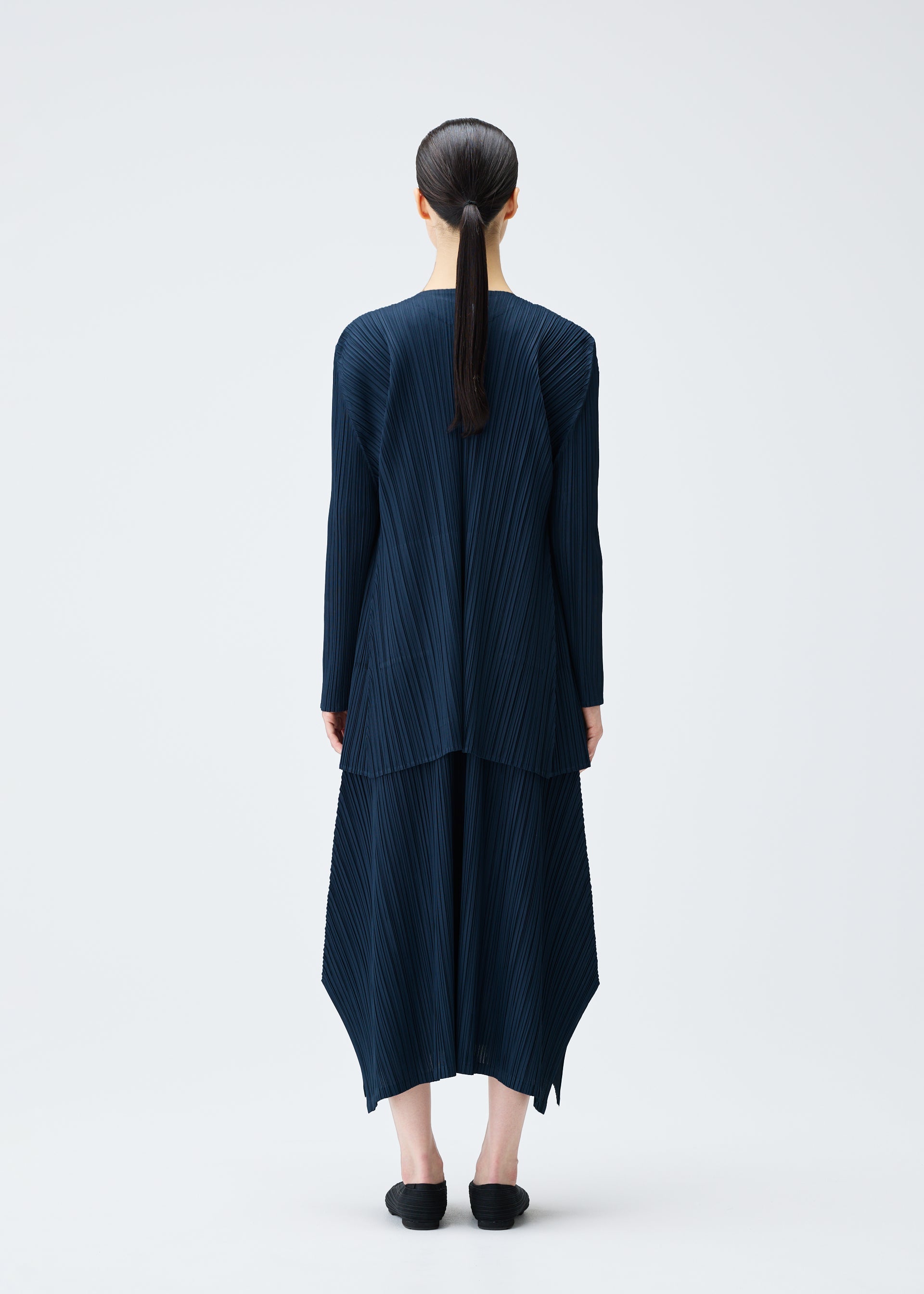 MELLOW PLEATS