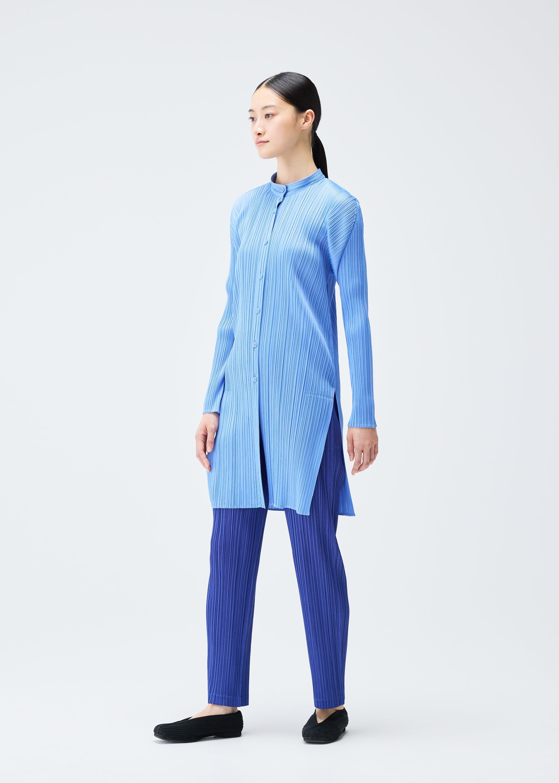 Zoomed view PLEATS SHIRT