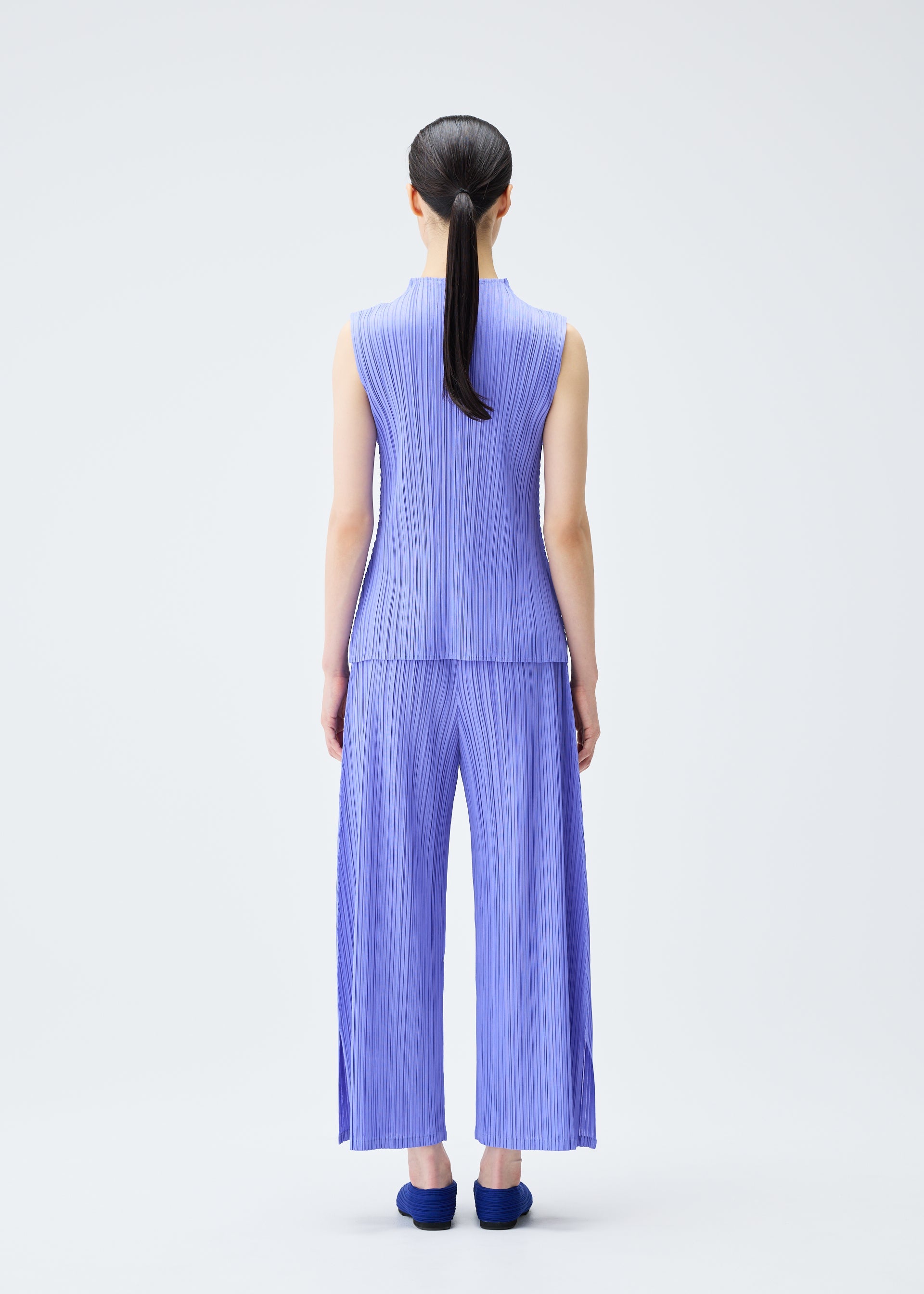 MELLOW PLEATS