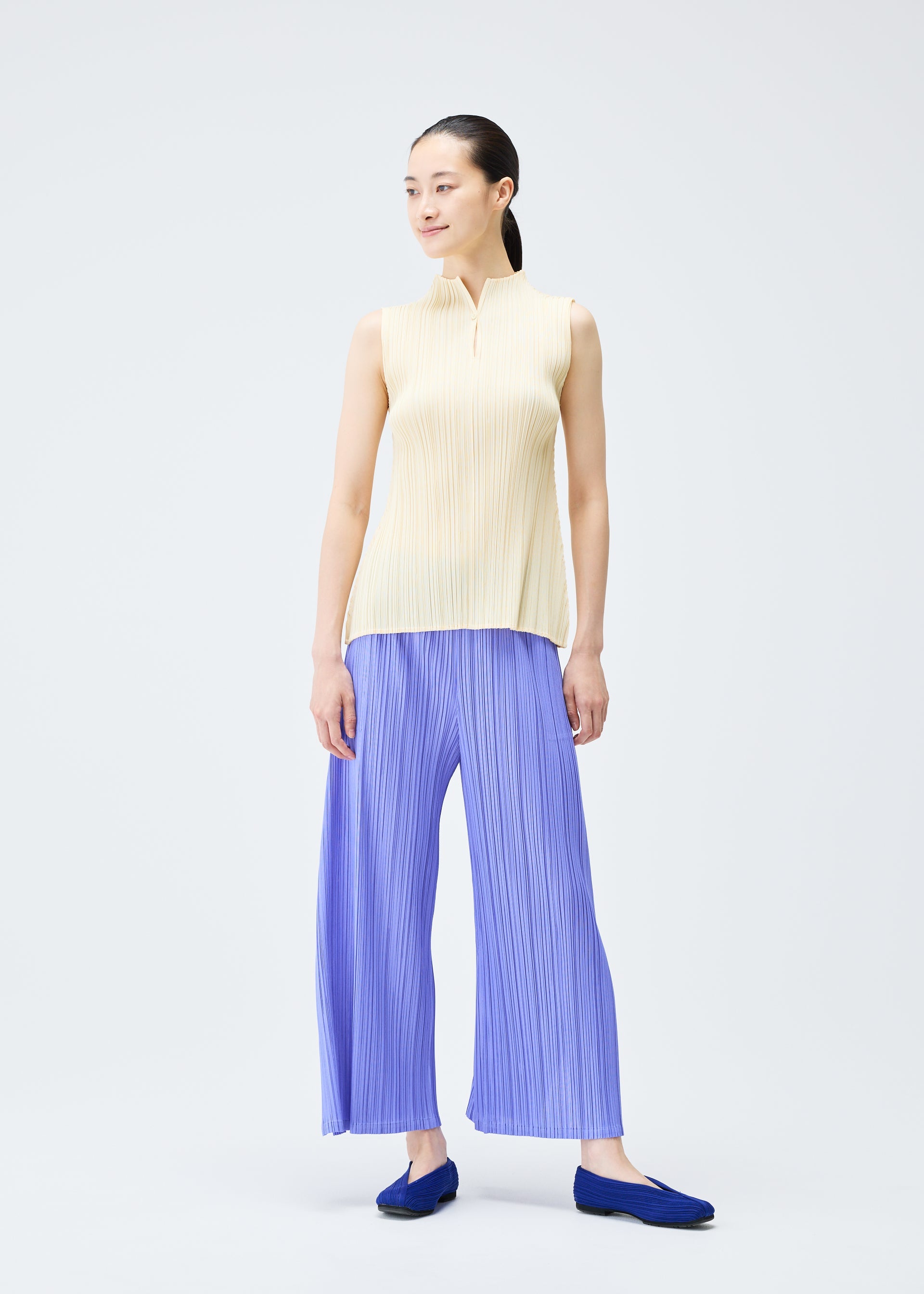 MELLOW PLEATS