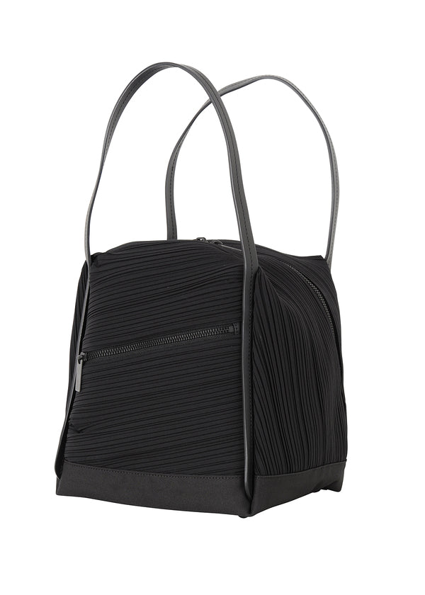 Zoomed view BIAS PLEATS BAG