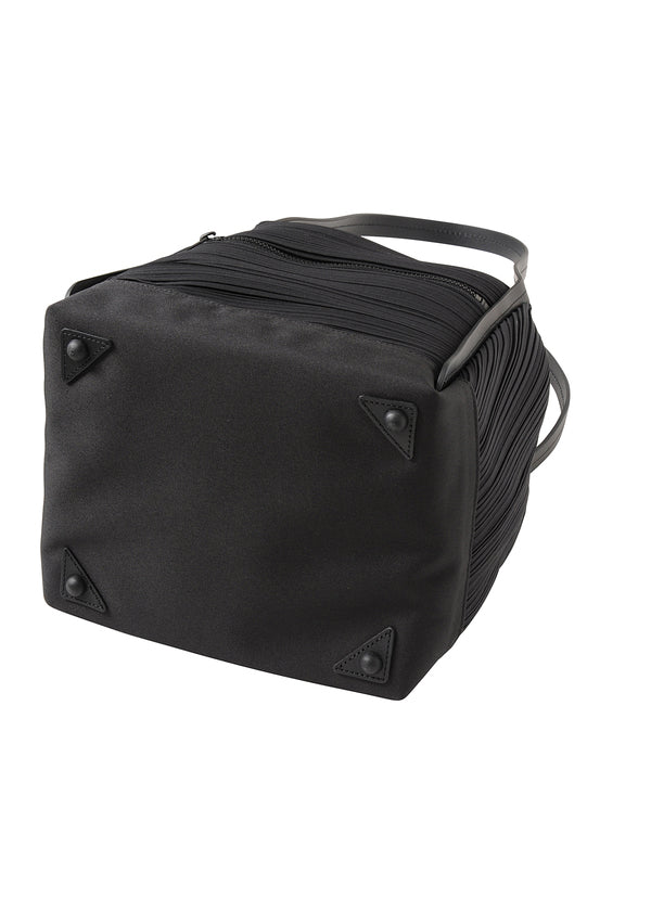 Zoomed view BIAS PLEATS BAG