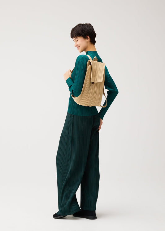 PLEATS KNAPSACK view 2