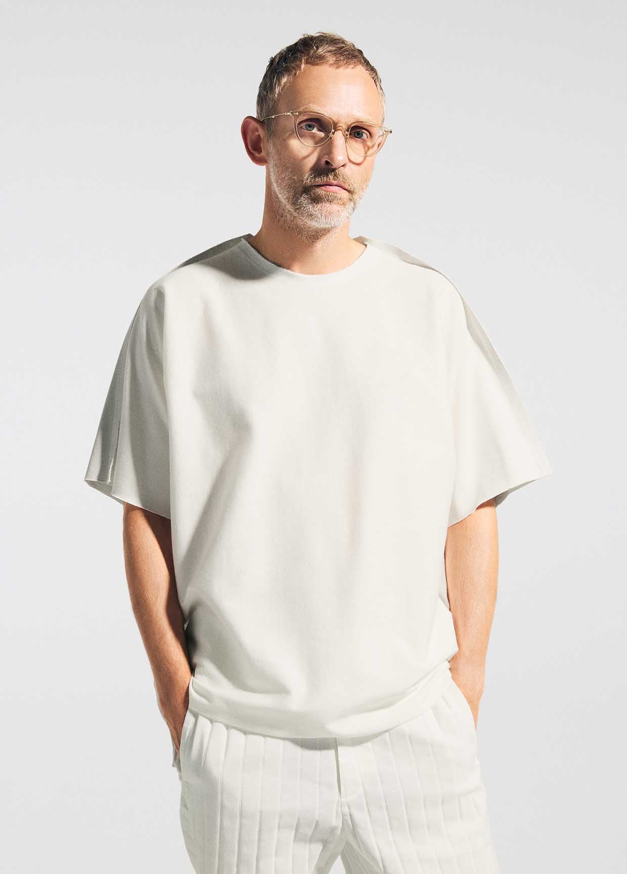 ISSEY MIYAKE A-POC ABLE 半袖Tシャツ A-POC ABLE ISSEY MIYAKE LOOK 30 – ISSEY MIYAKE ONLINE STORE