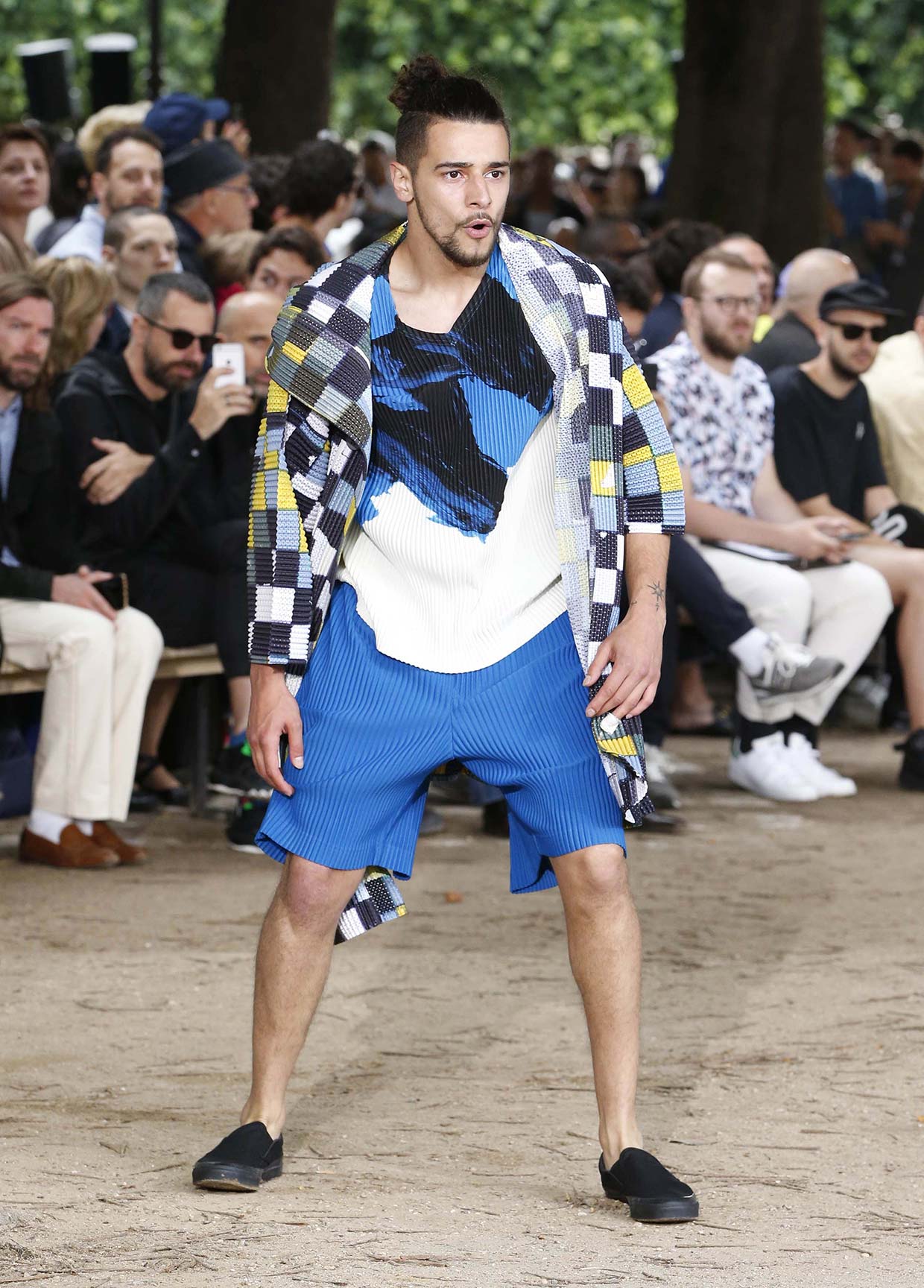 HOMME PLISSÉ ISSEY MIYAKE SPRING SUMMER 2020 COLLECTIONS 35