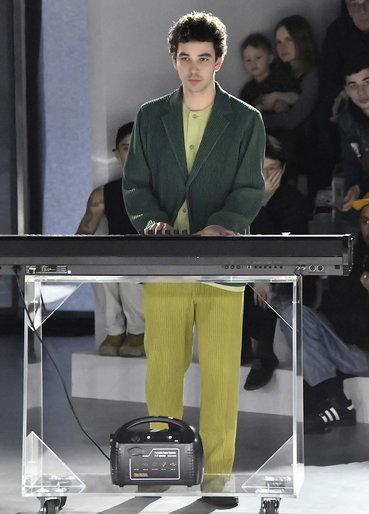 HOMME PLISSÉ ISSEY MIYAKE AUTUMN WINTER 20/21 COLLECTIONS36