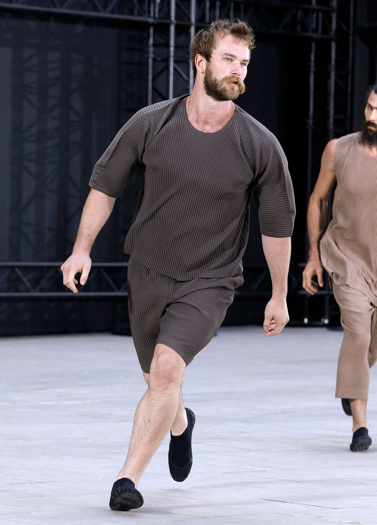 HOMME PLISSÉ ISSEY MIYAKE SPRING SUMMER 2023 COLLECTIONS20