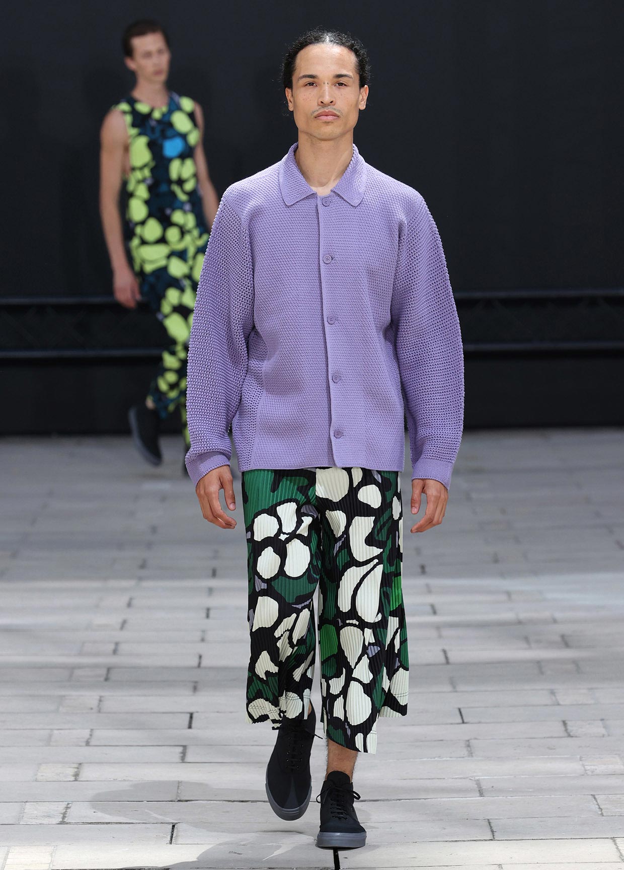 HOMME PLISSÉ ISSEY MIYAKE SPRING SUMMER 2023 COLLECTIONS35