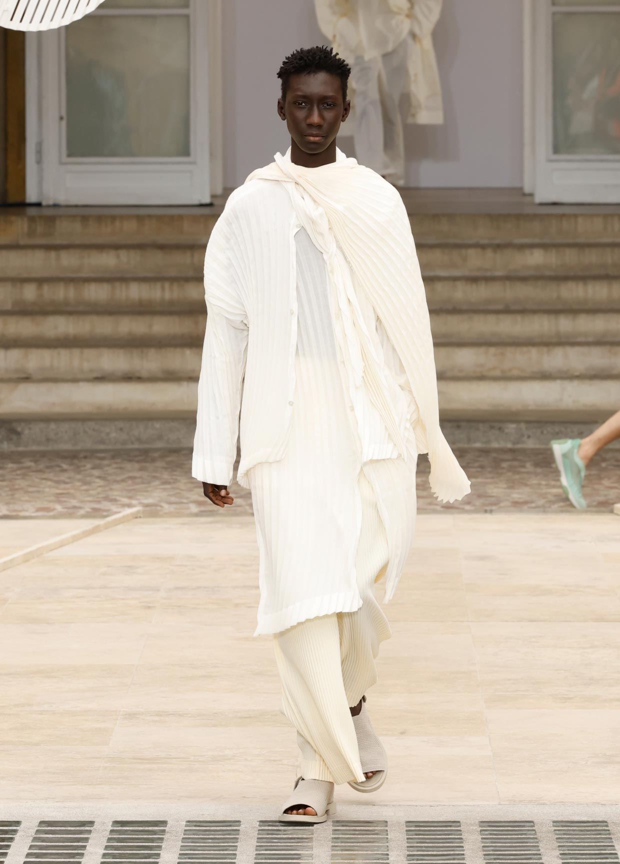 HOMME PLISSÉ ISSEY MIYAKE SPRING SUMMER 2025 COLLECTION 10