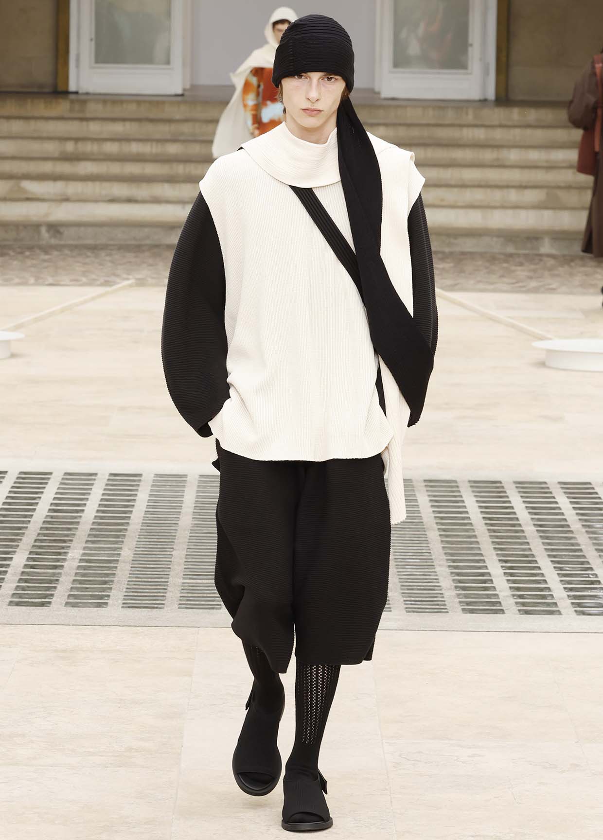 HOMME PLISSÉ ISSEY MIYAKE SPRING SUMMER 2025 COLLECTION 20