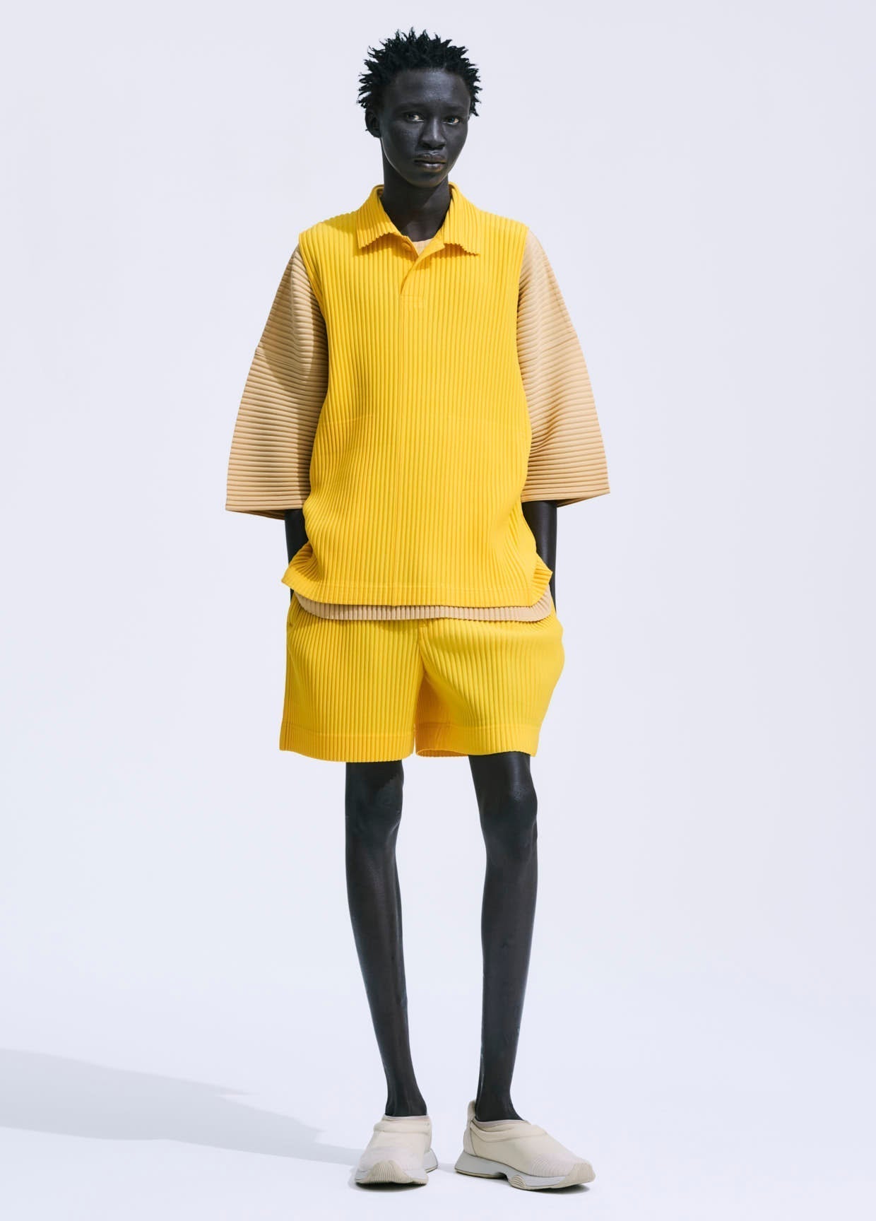 HOMME PLISSÉ ISSEY MIYAKE LOOK 01