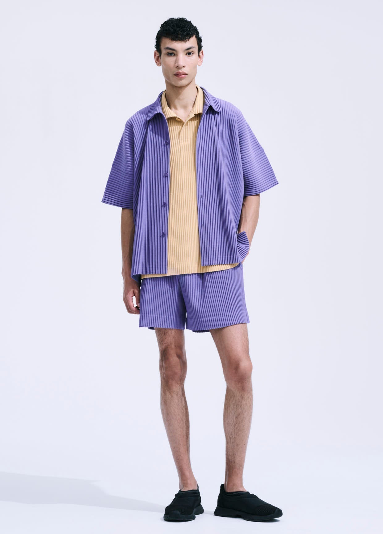 HOMME PLISSÉ ISSEY MIYAKE LOOK 02