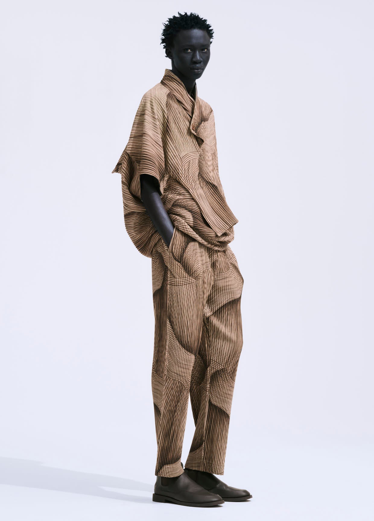 HOMME PLISSÉ ISSEY MIYAKE LOOK 30