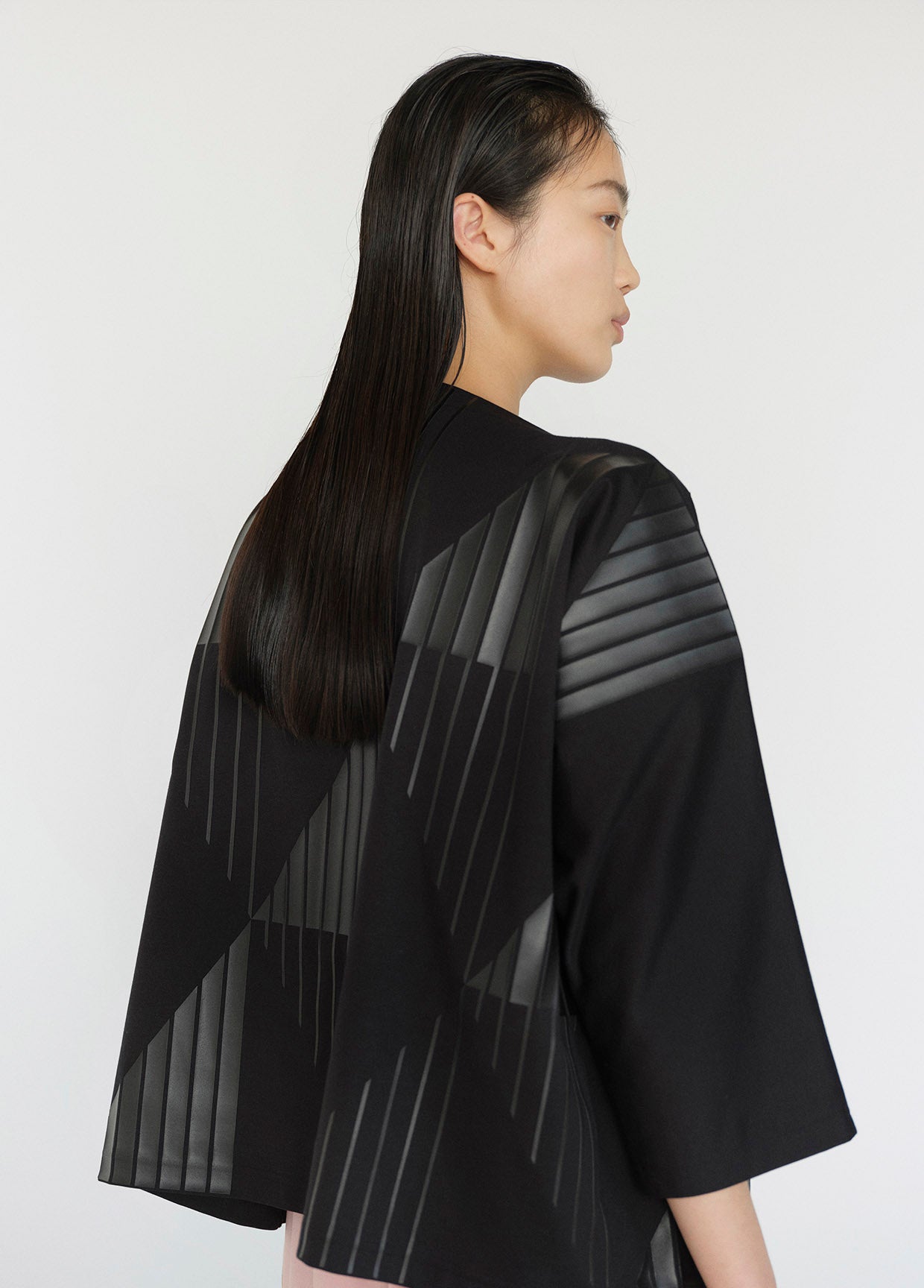 142 5. ISSEY MIYAKE LOOK 12