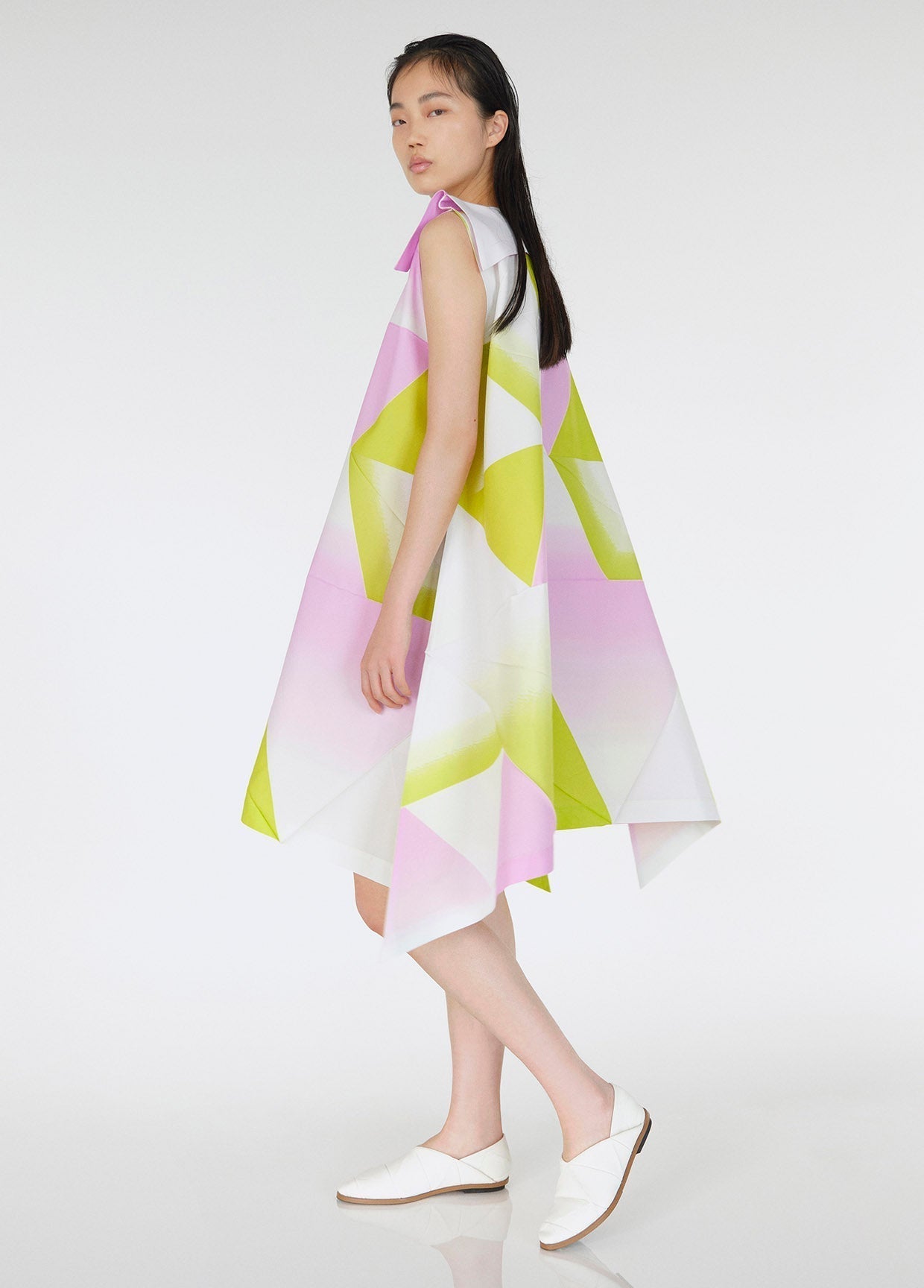 132 5. ISSEY MIYAKE LOOK 05