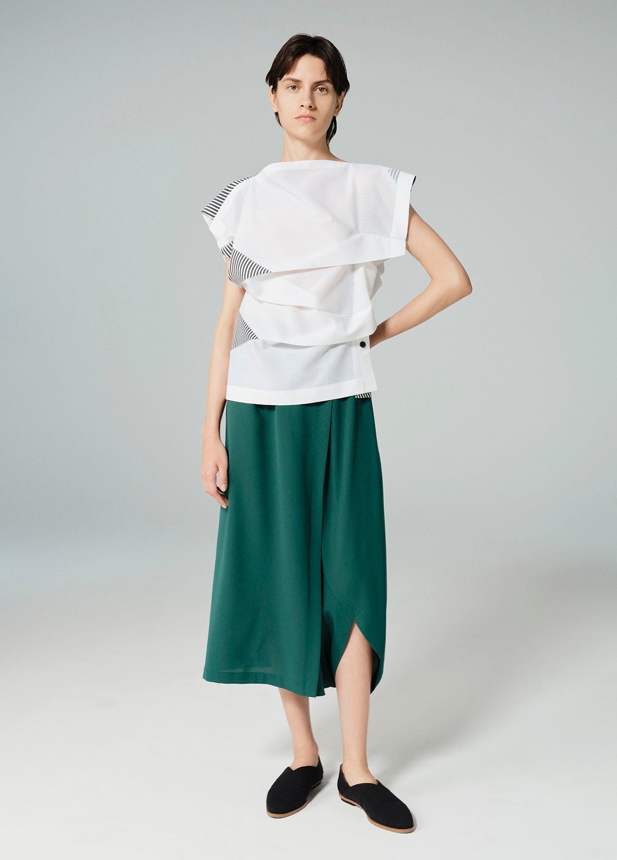 132 5. ISSEY MIYAKE LOOK 28