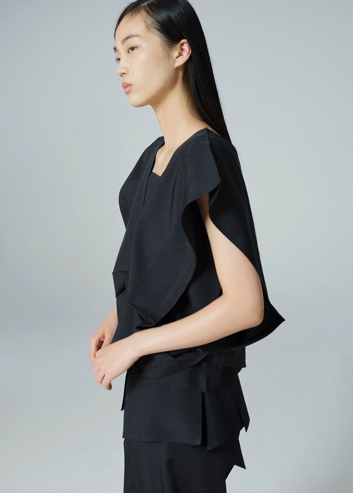 132 5. ISSEY MIYAKE LOOK 25